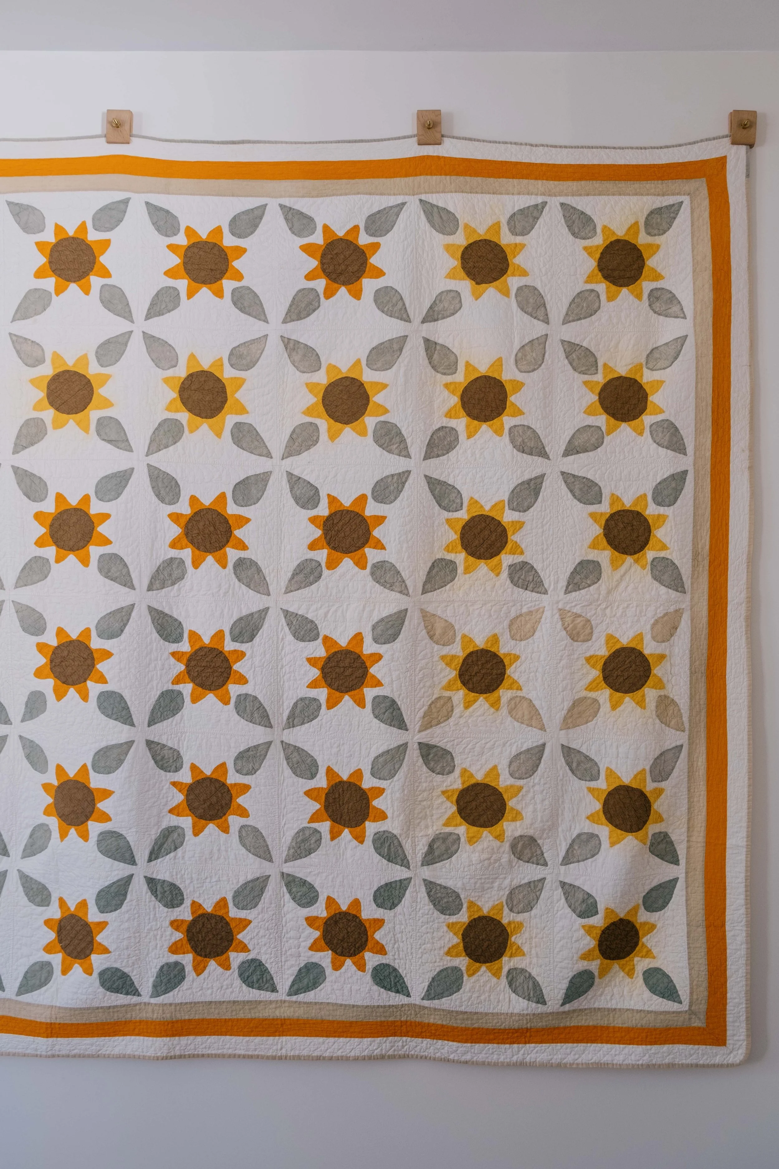 folkling-sunflower-quilt.jpg