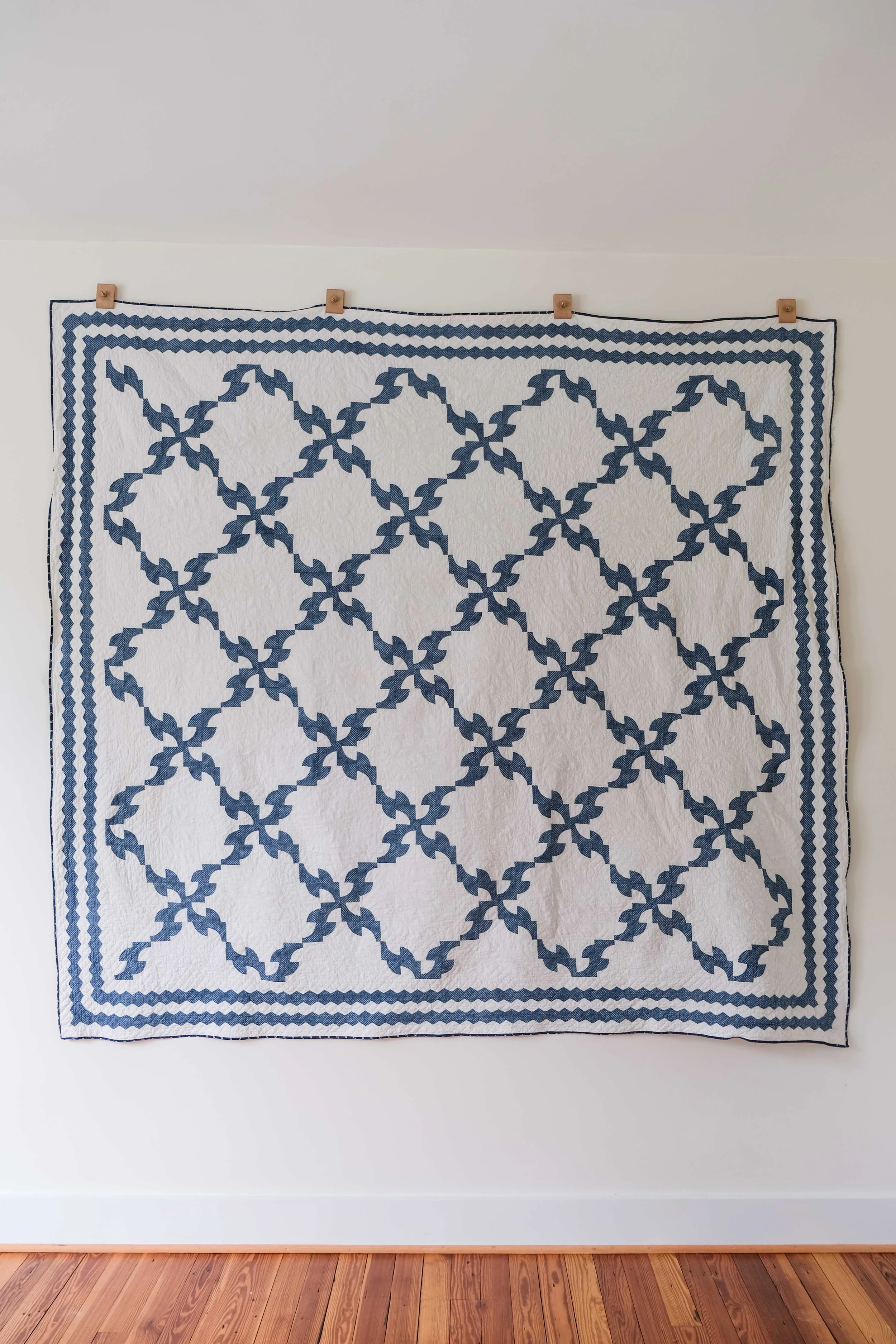 1870s Honeycomb Border Drunkard's Path Quilt