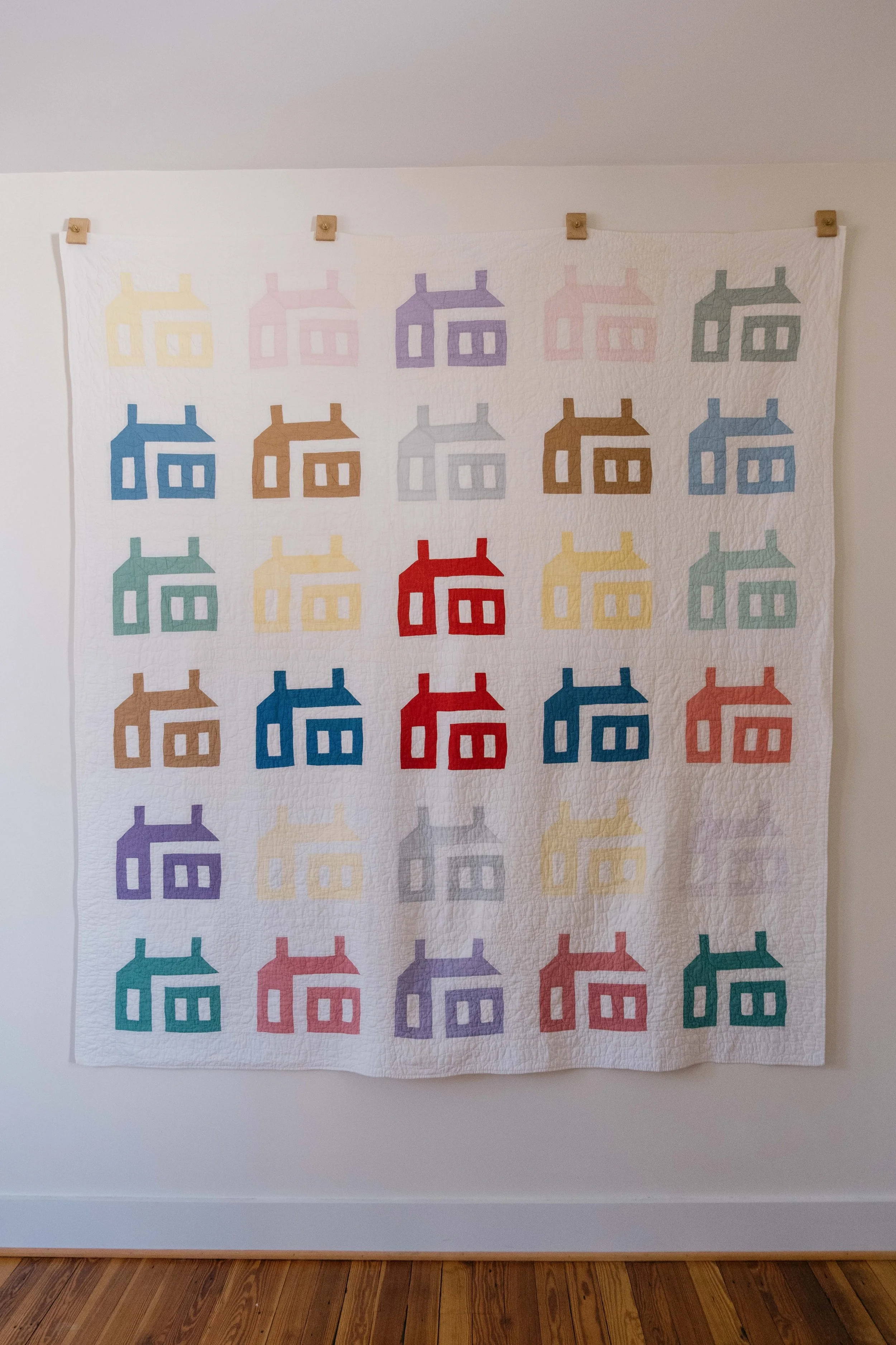 antique-rainbow-schoolhouse-quilt-folkling.jpg