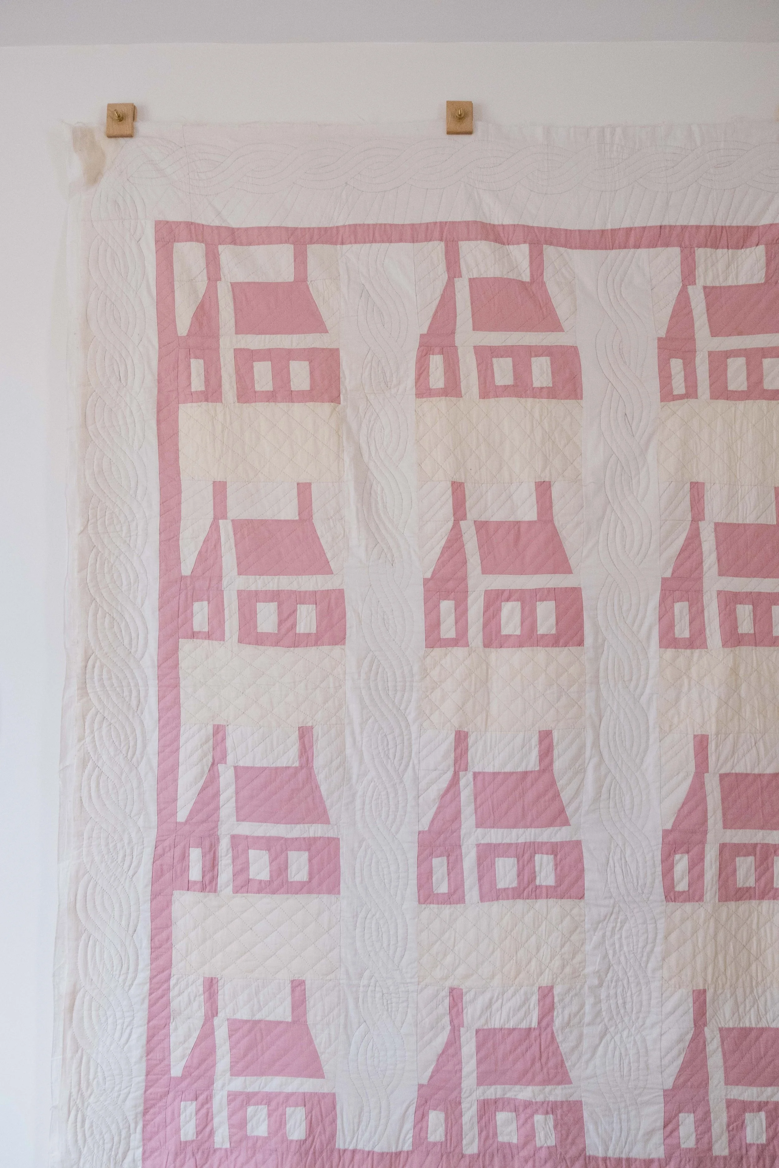 antique-pink-schoolhouse-quilt-folkling-15.jpg