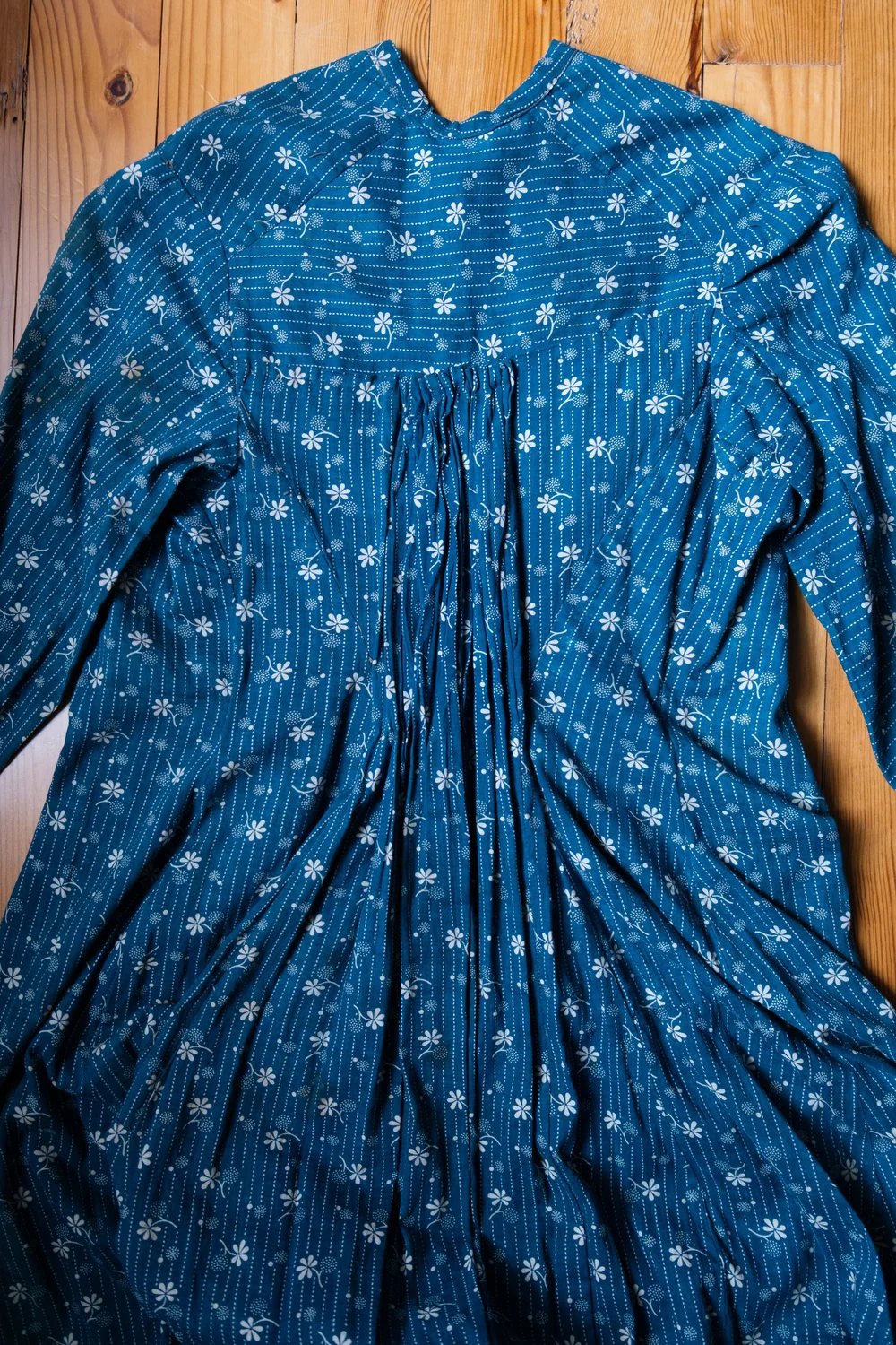 1880s Floral Blue Calico Dress  F O L K L I N G