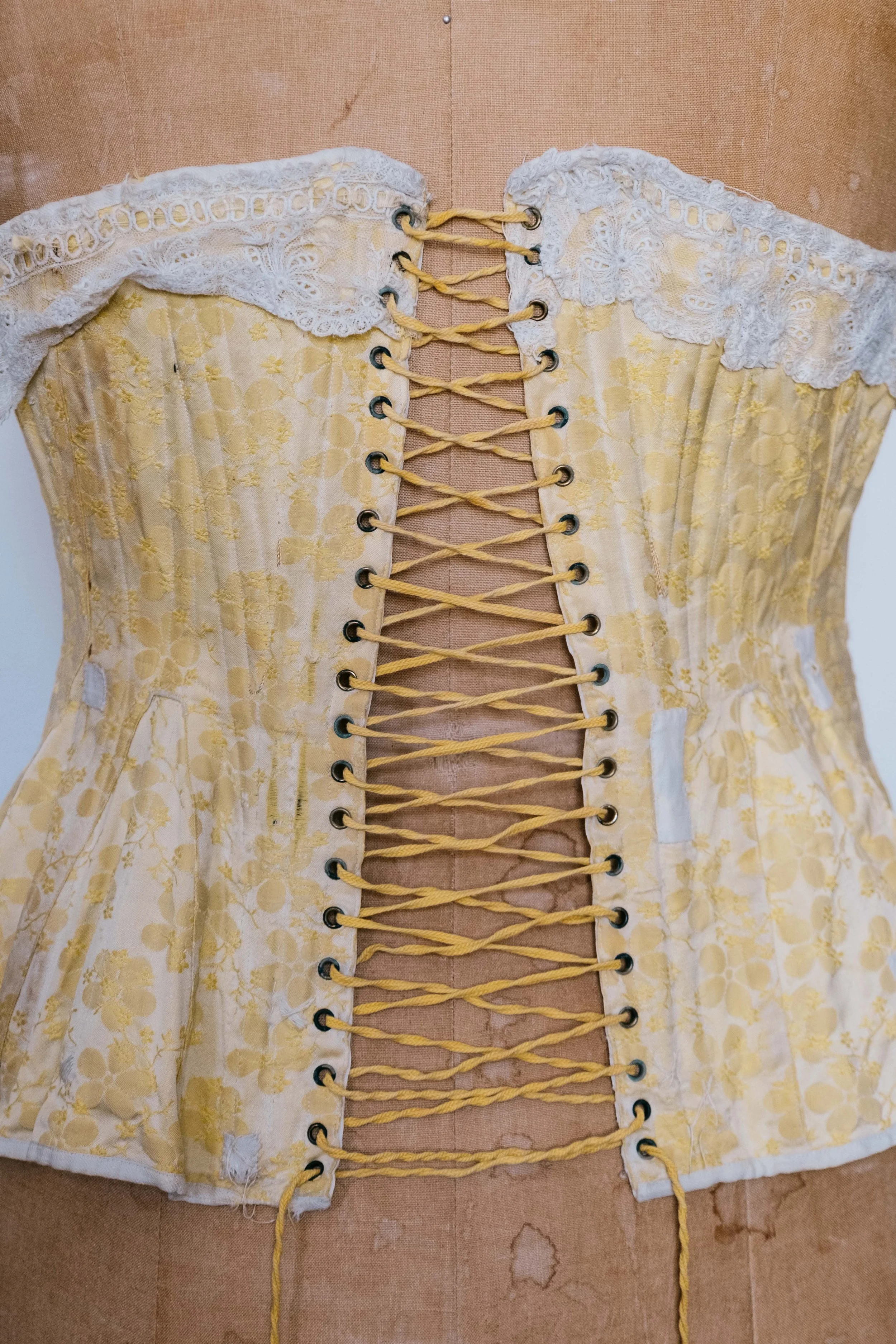 1880s-corset-folkling-3.jpg