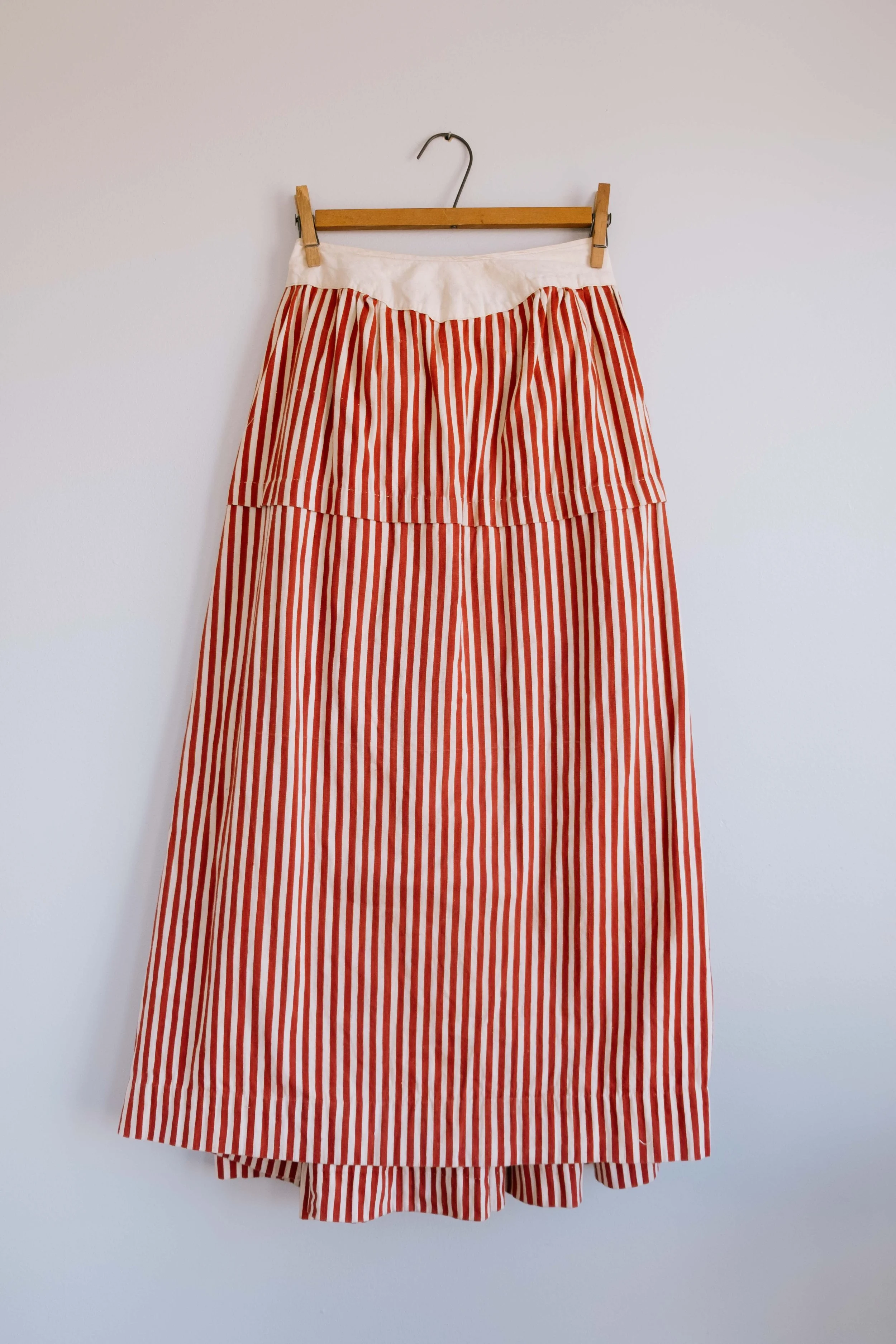 folkling-1900s-red-striped-skirt.jpg