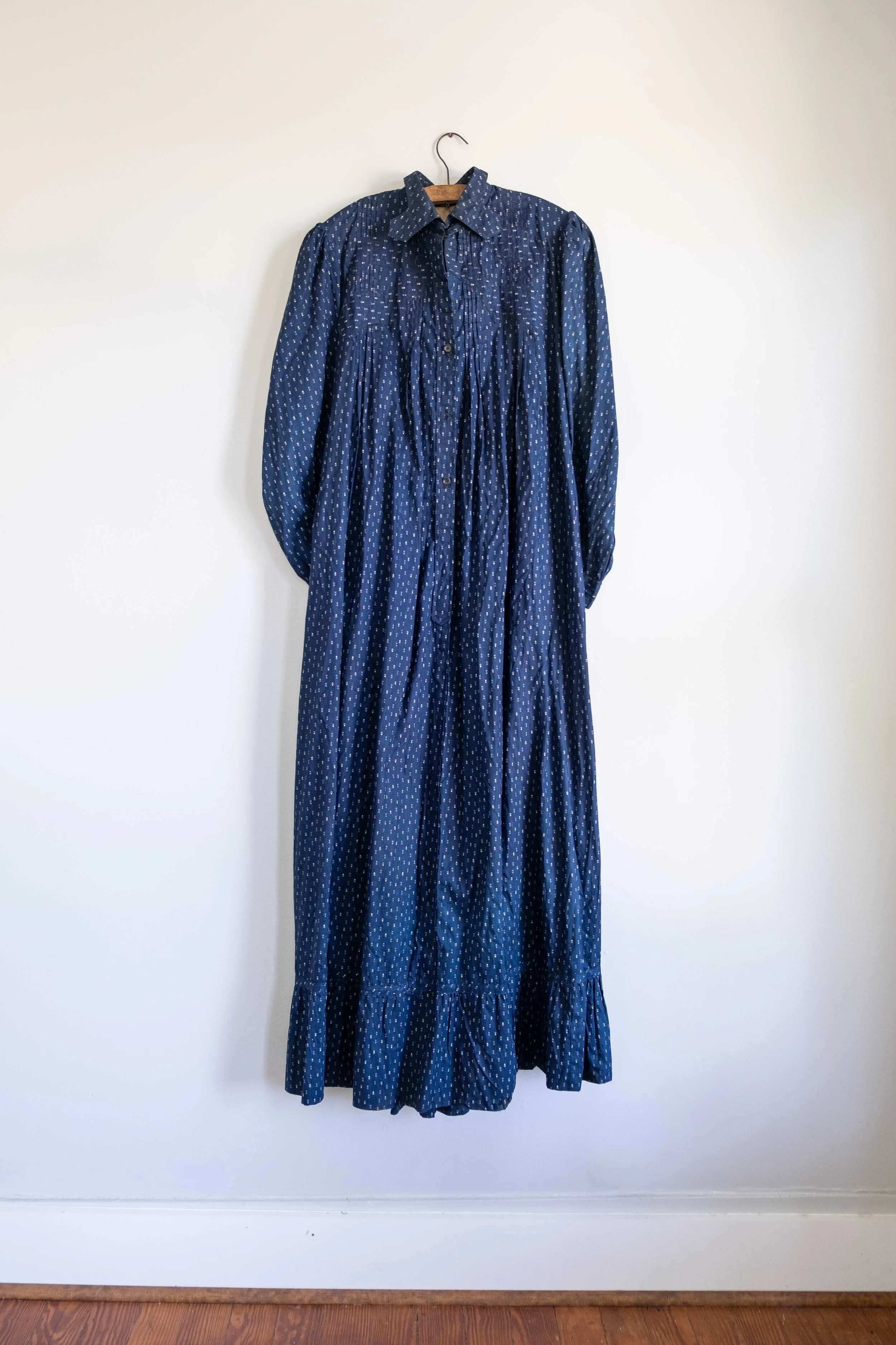 folkling-vintage-clothing-august.jpg