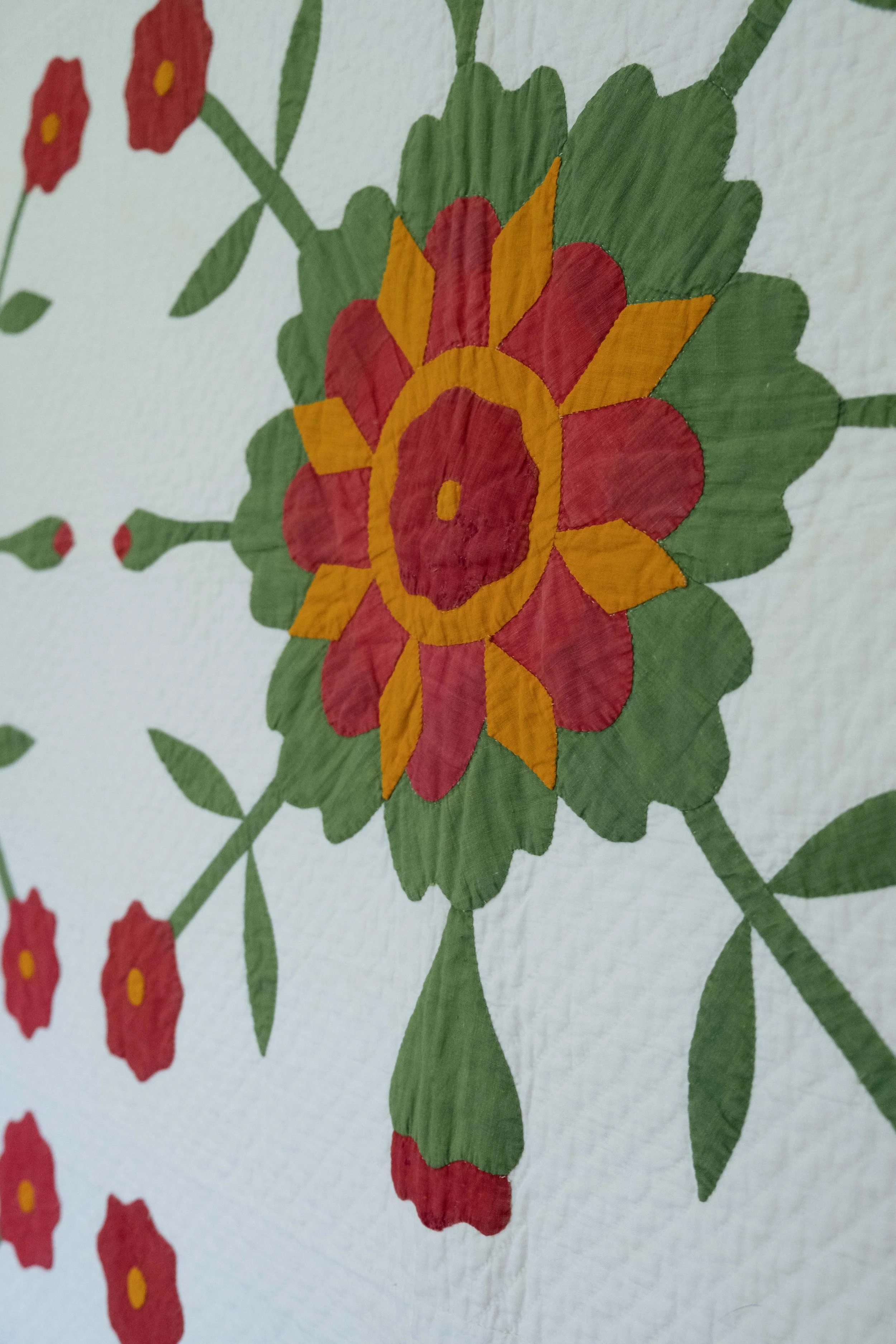 folkling-whig-rose-applique-quilt-2.jpg