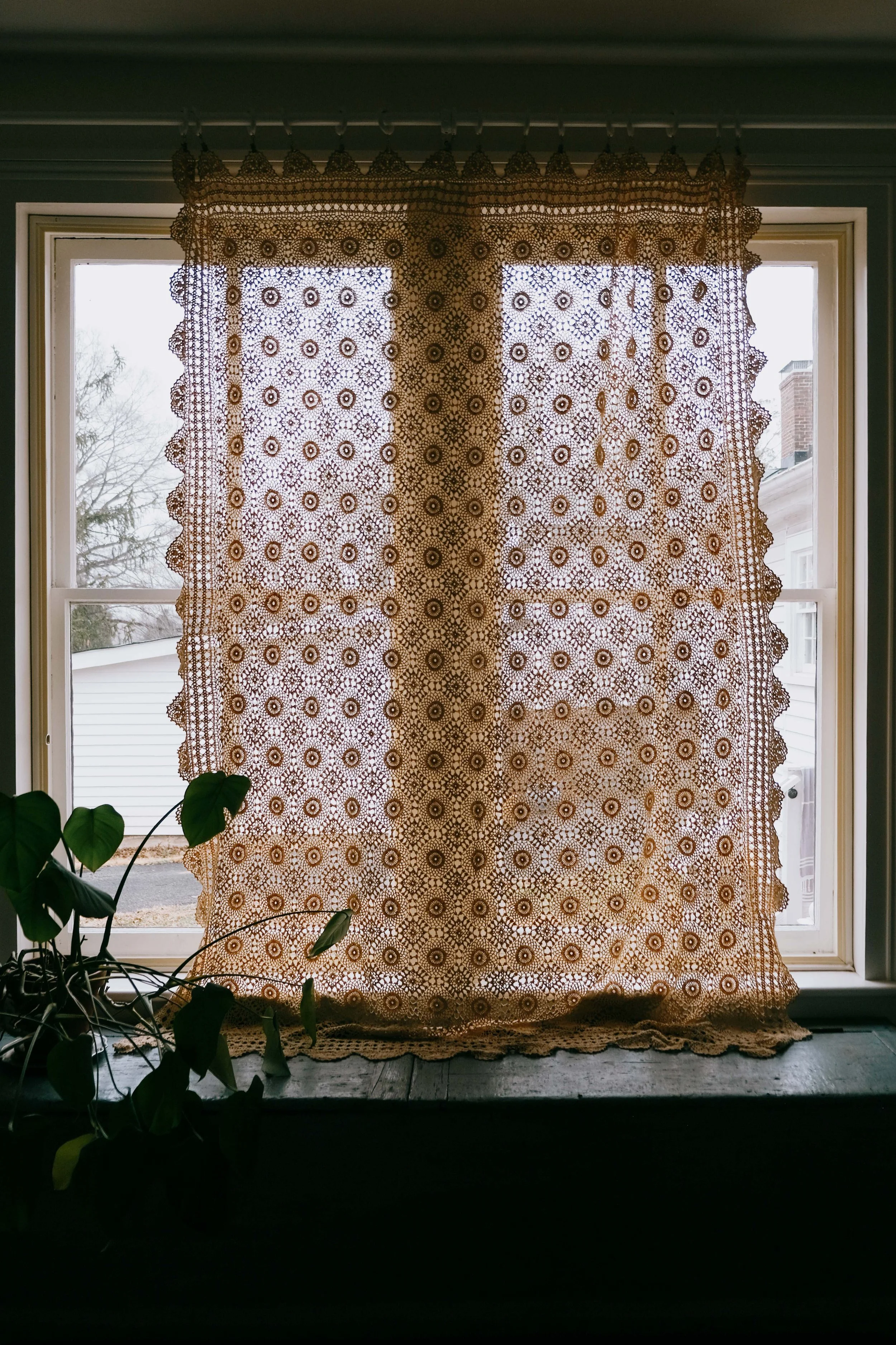 folkling-crochet-curtain-2.jpg