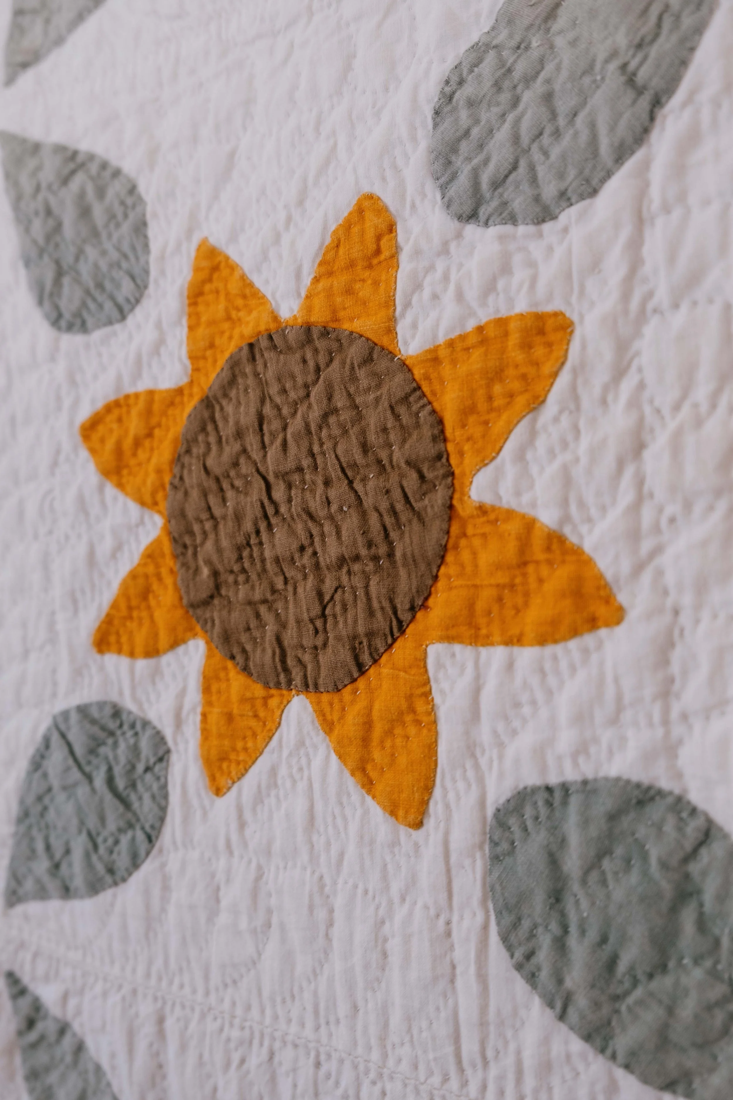folkling-sunflower-quilt-10.jpg