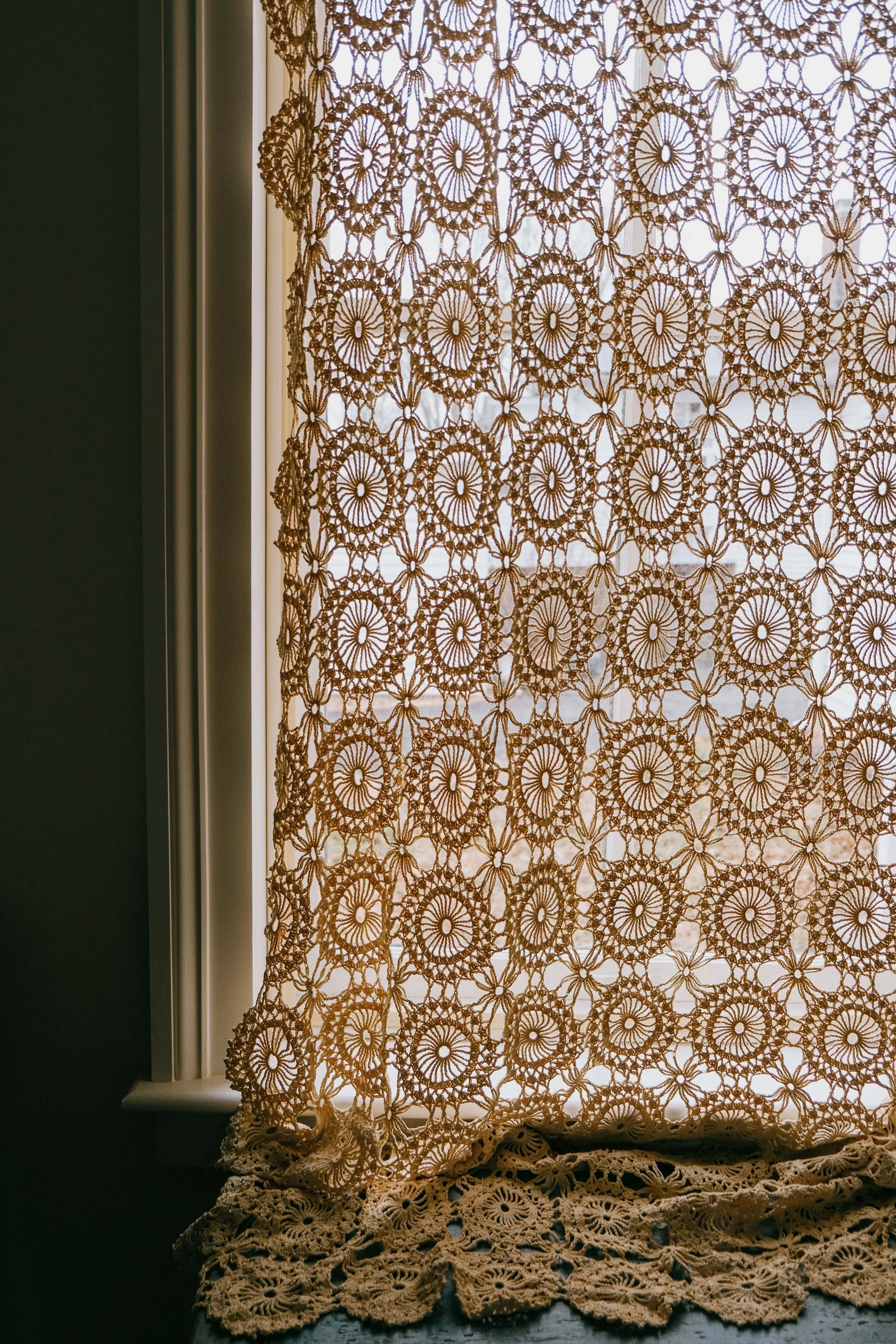 folkling-crochet-curtain-11.jpg