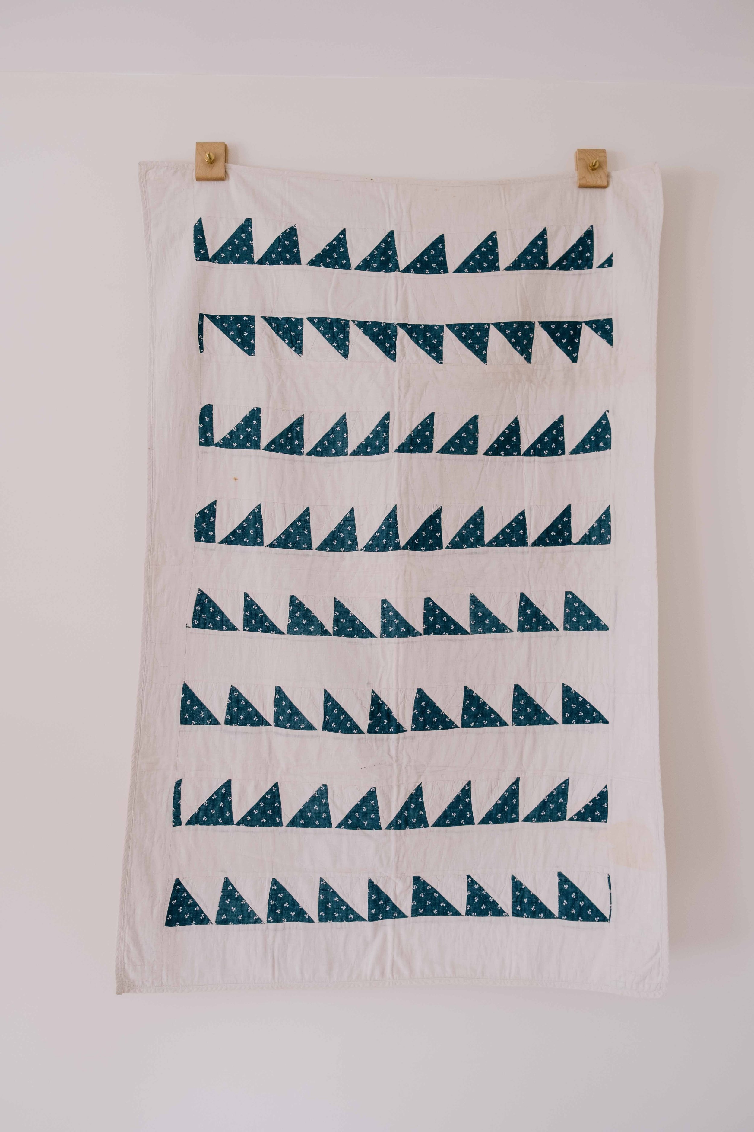 1900s Sawtooth Child Quilt