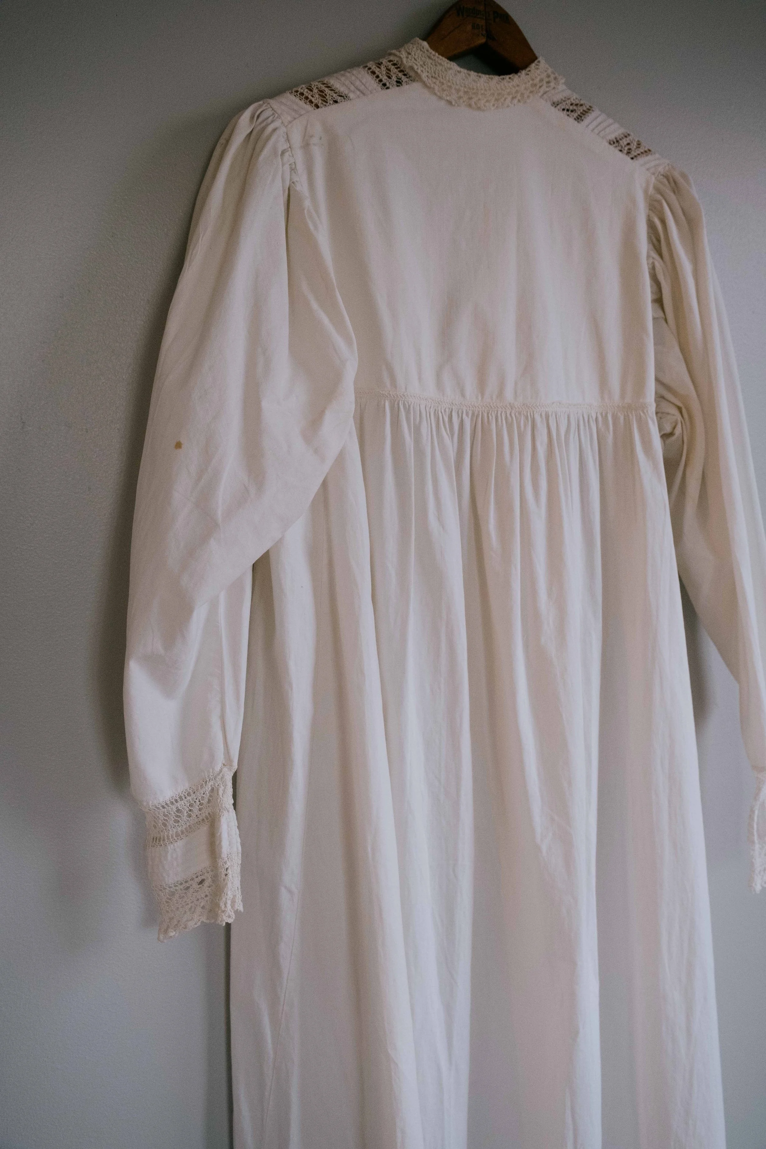 folkling-night-dresses-10.jpg
