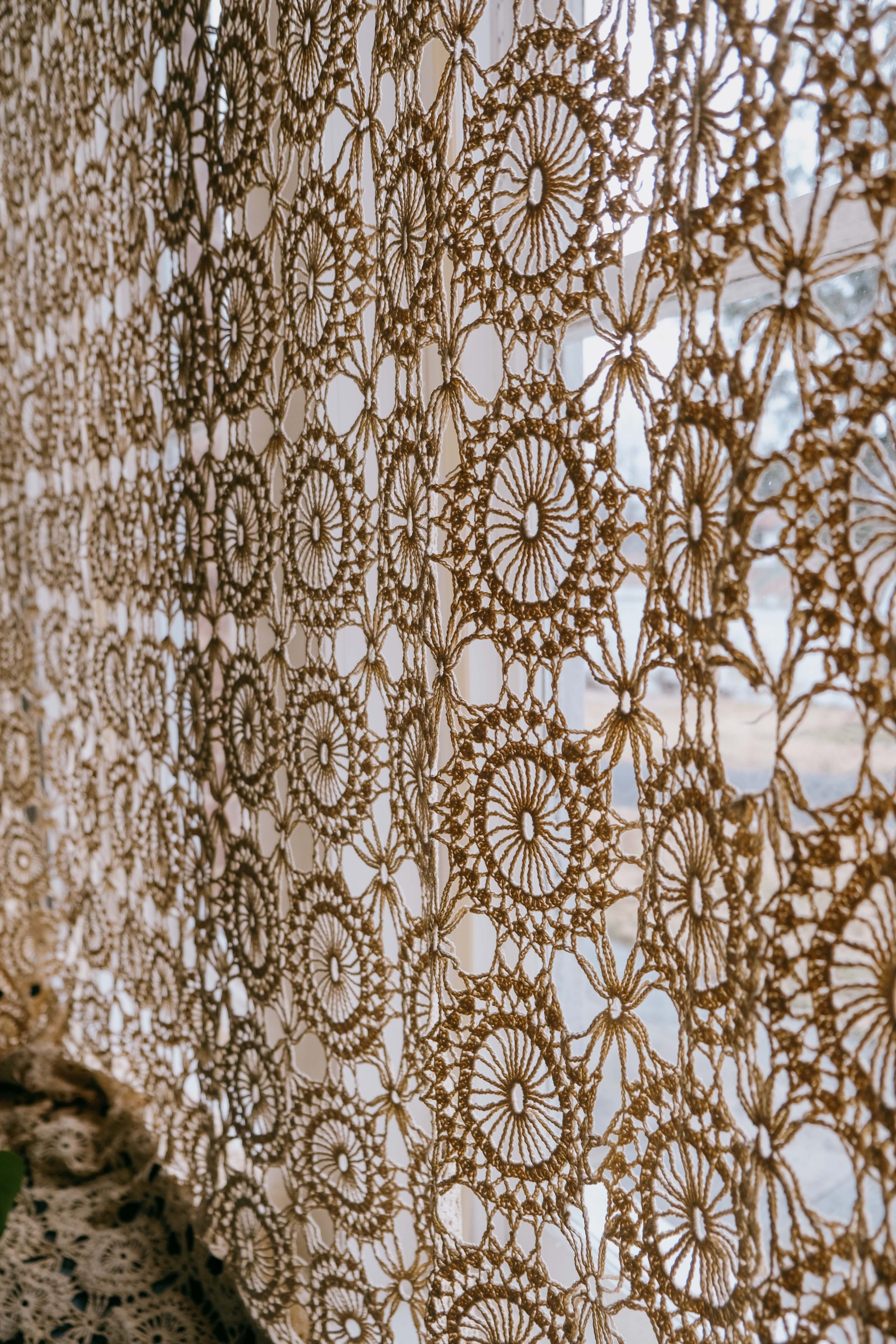 folkling-crochet-curtain-2.jpg