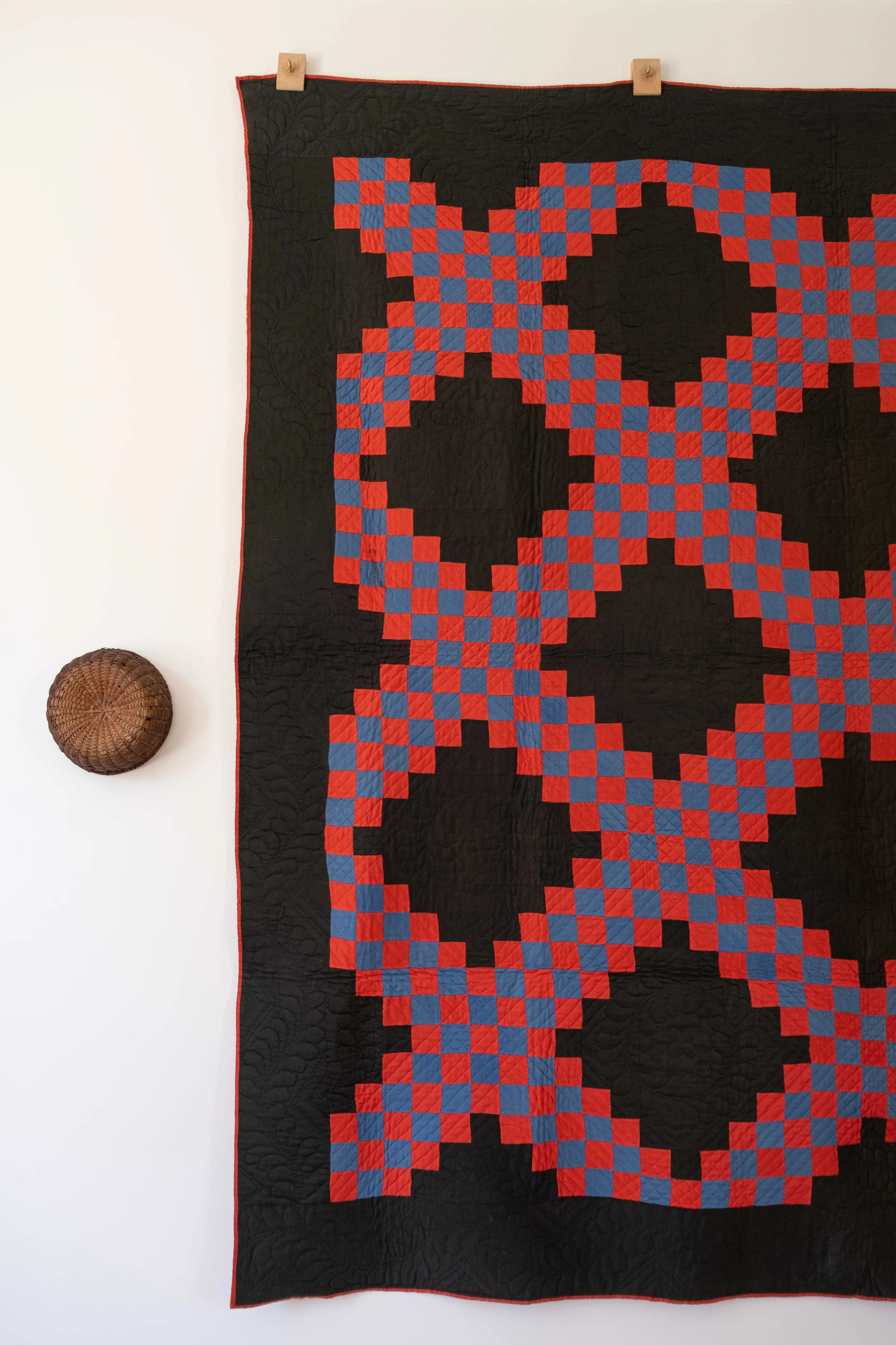 1900s Amish Irish Chain Quilt