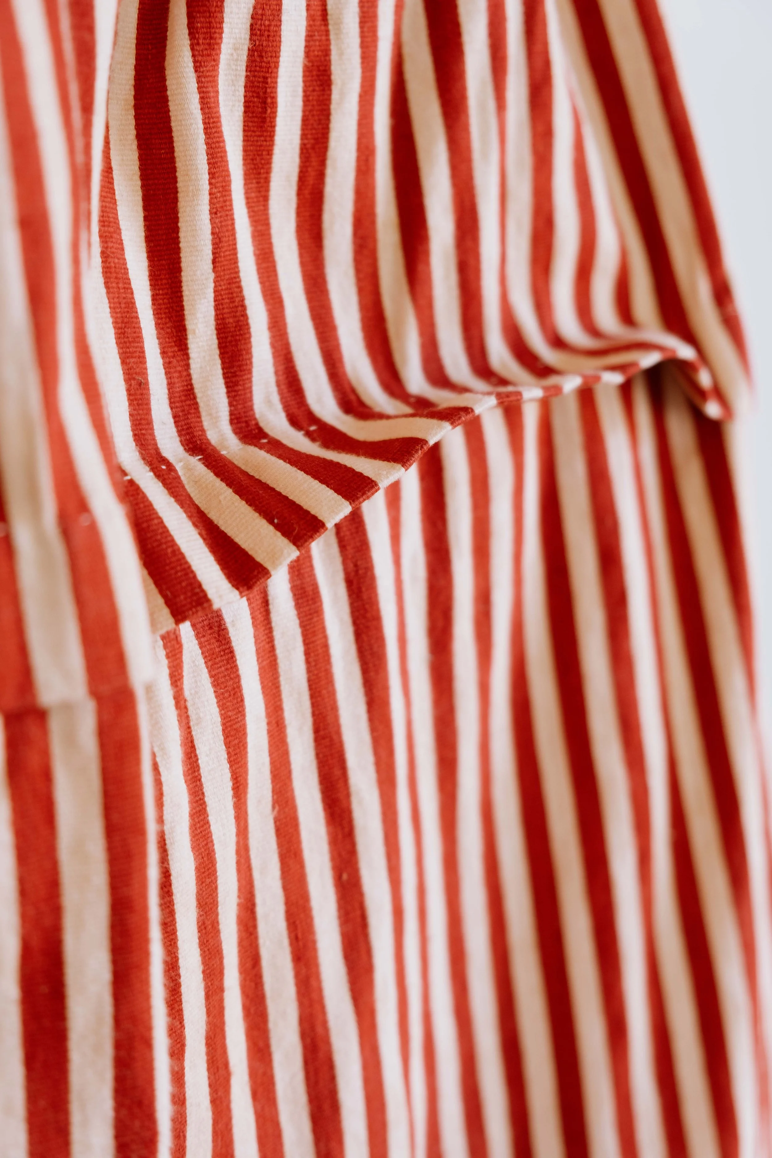 folkling-1900s-red-striped-skirt-4.jpg