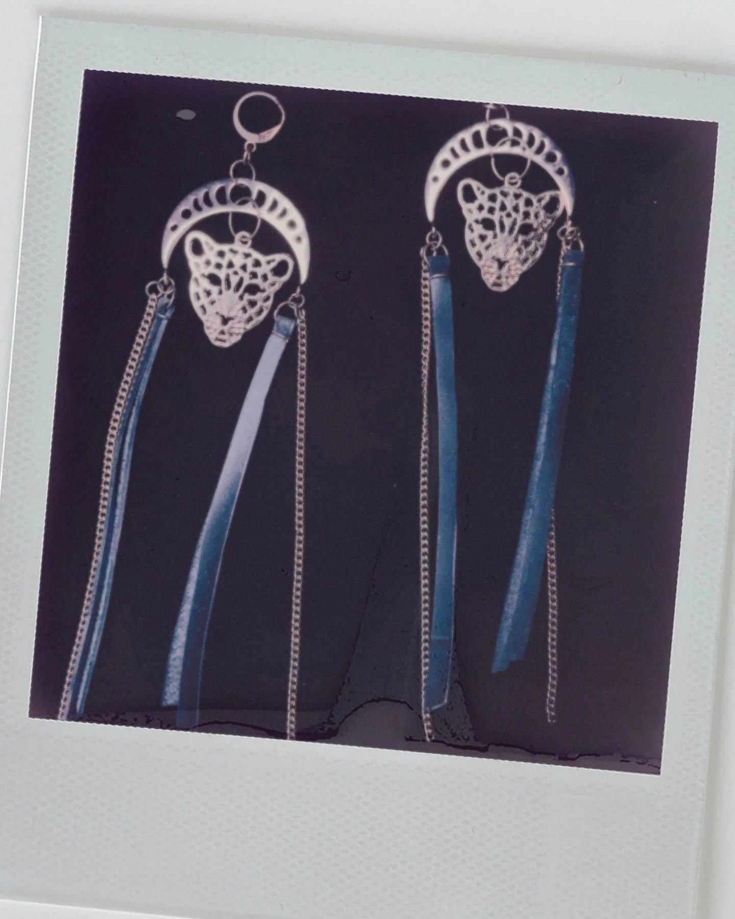 Earrings: Rose Gold Jaguars&hellip; 🐆 made for cat lovers. Come catch me at the Calgary Tattoo Festival this weekend 😸 #airdriealberta #alberta #calgarylife #yyctattoo #yyctattoos #tattoostyle #jaguars #handmade #shoplocal