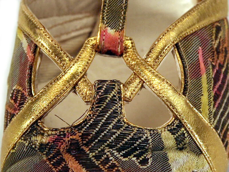 t-strap detail.jpg