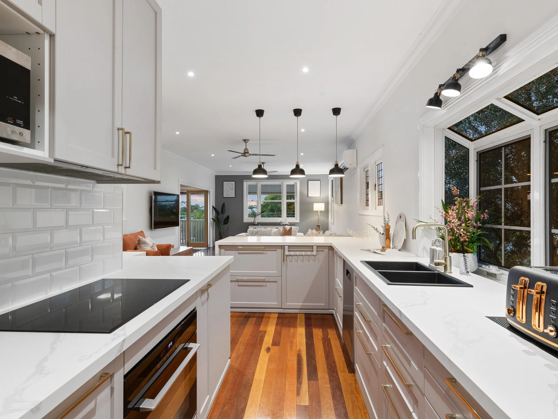 25 Love Street, Holland Park — Shane Hicks