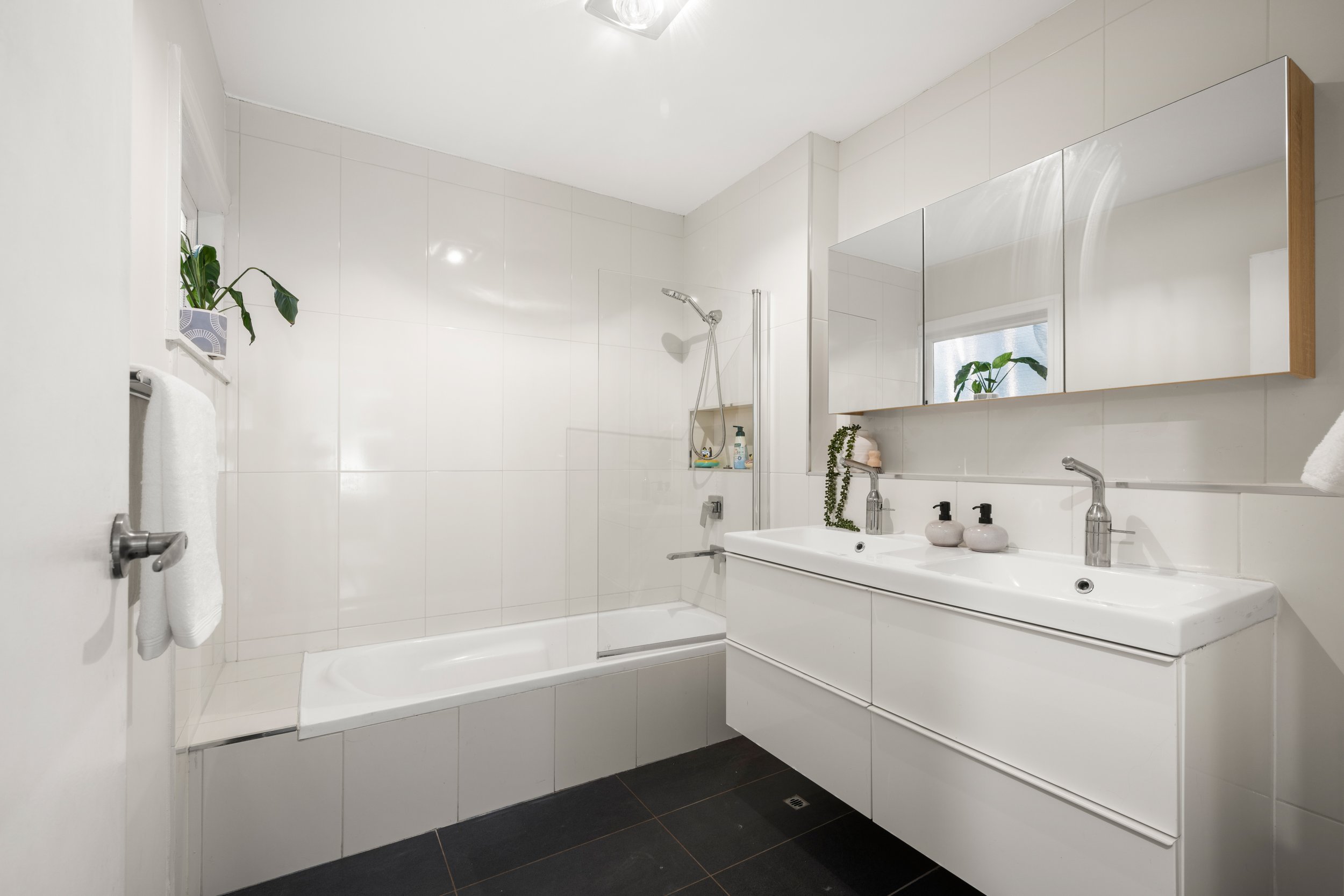 38Oatland__S8Z9088.jpg