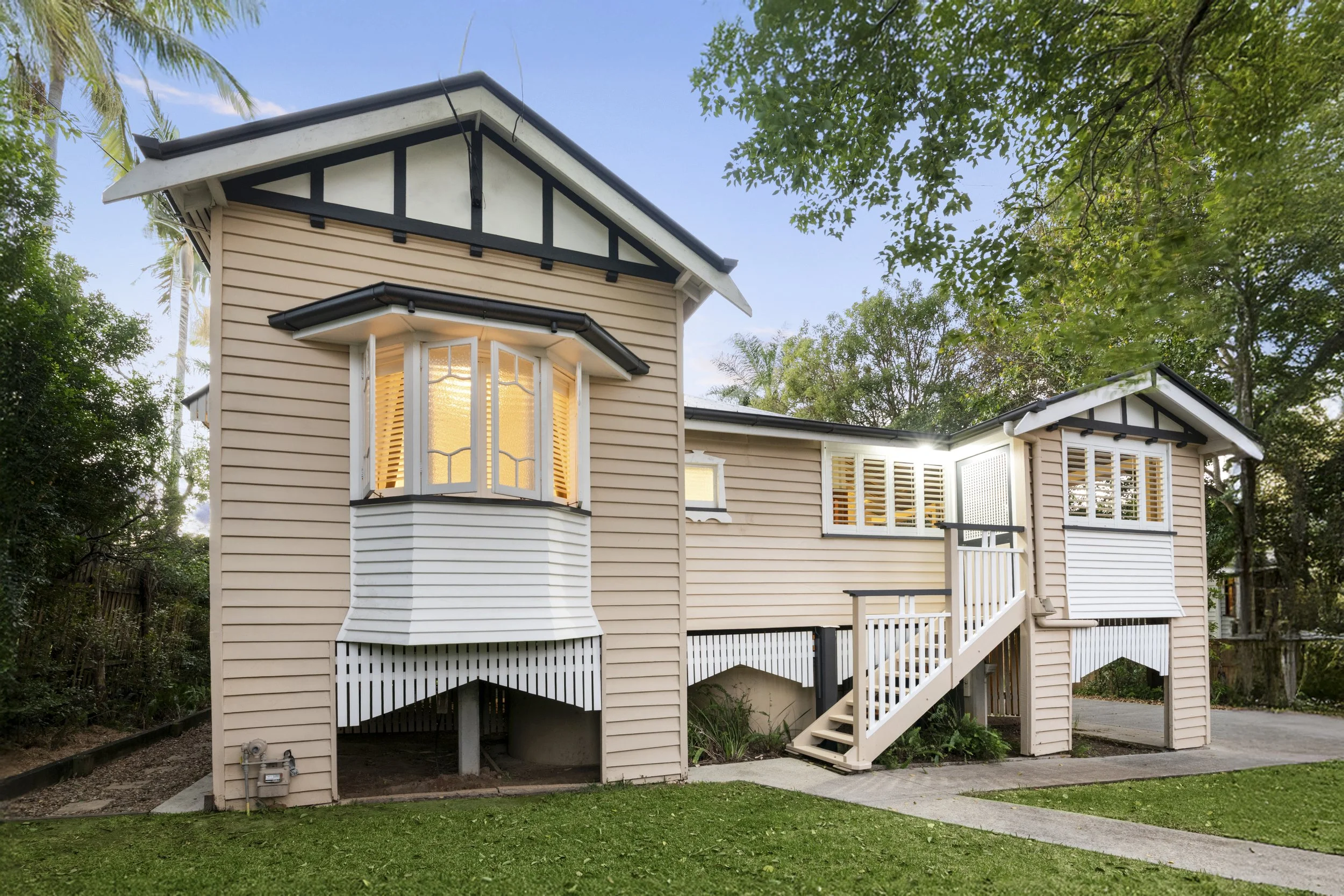 11 Poet Street, Holland Park West