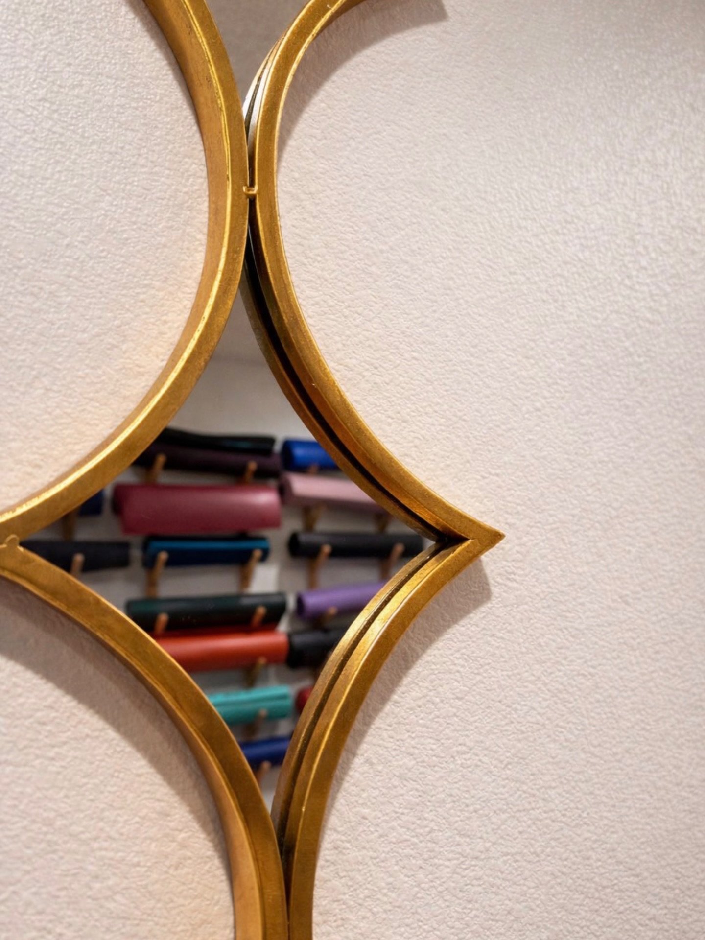 The small things that make a space feel like home.

Mats on the wall got us thinking&hellip;

Where do you usually roll out your mat in class, front, middle, or back?

#GrassrootsYoga
#VenturaYoga
#YogaStudioLife
#YogaCommunity
#HeatedYoga