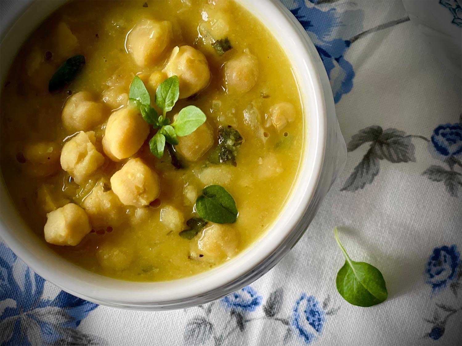 chickpea-soup-recipe_0001_image_2.jpg