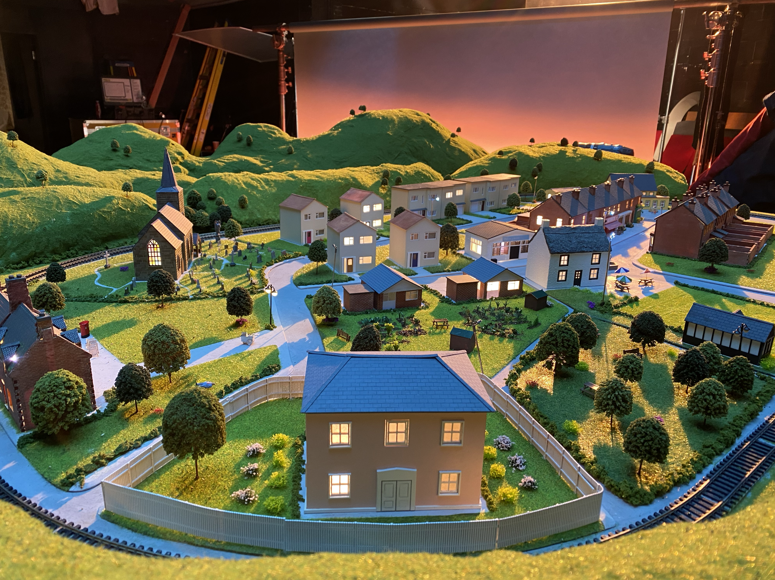 Rag'n'Bone Man model village BTS