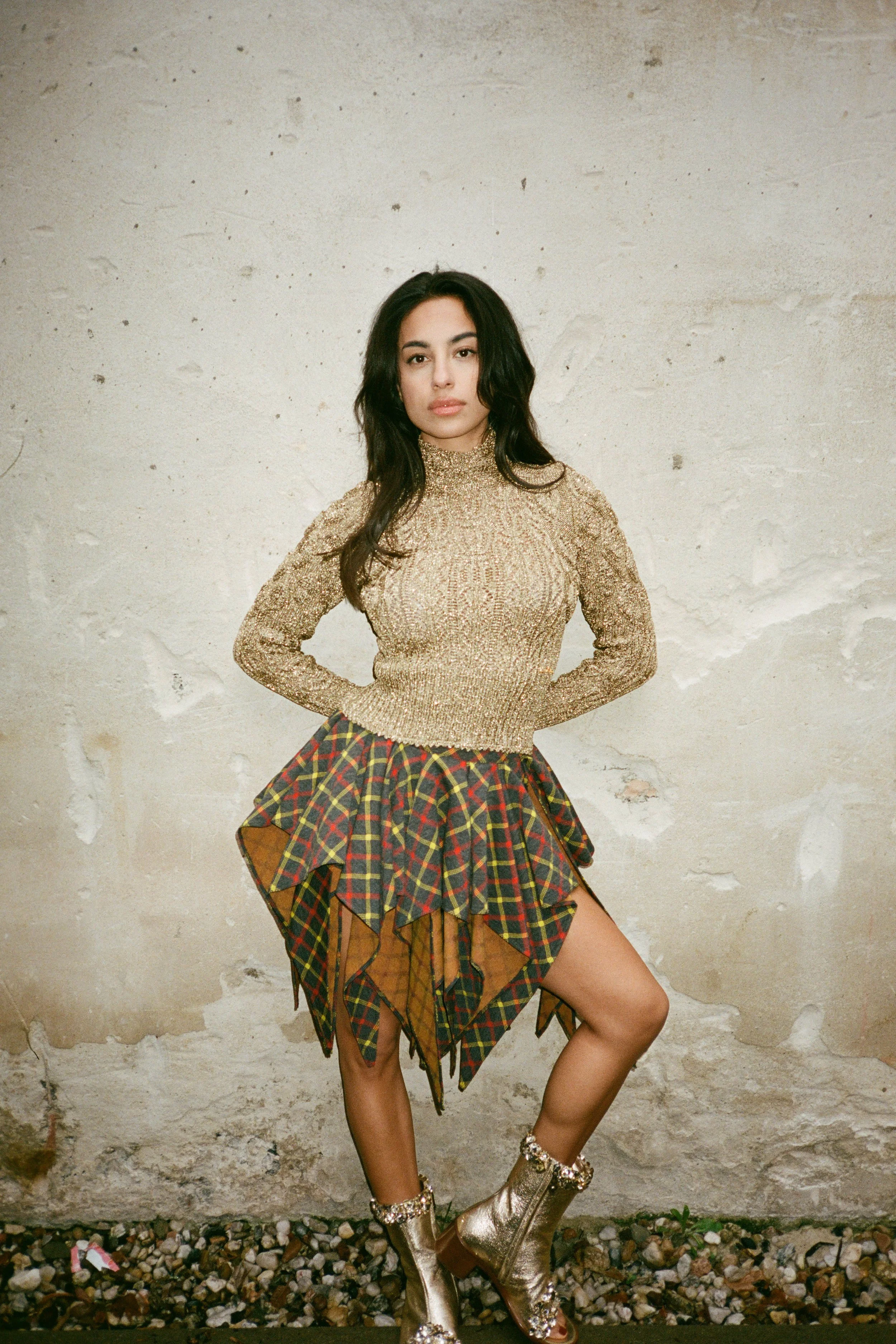 Achtung Mode, Gizem Emre