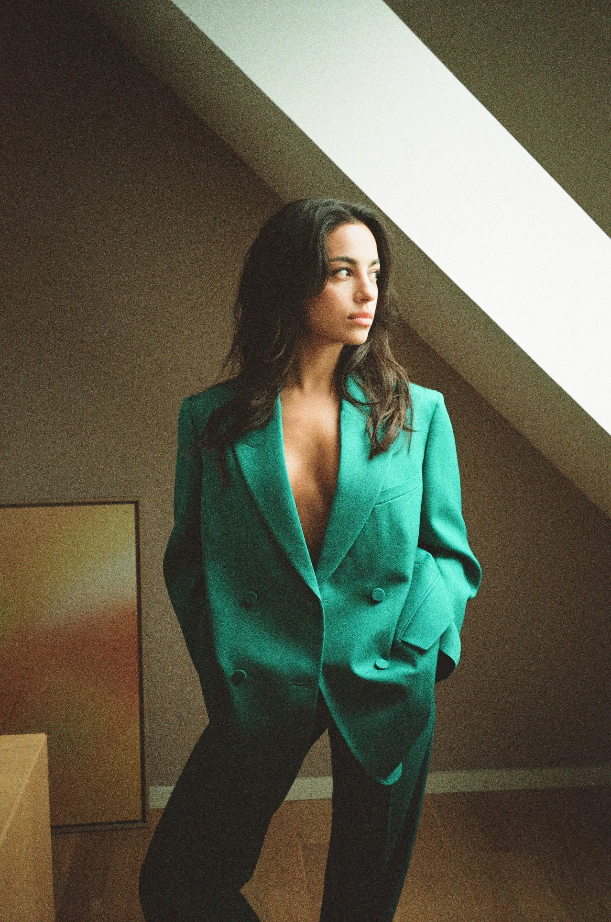 Achtung Mode, Gizem Emre