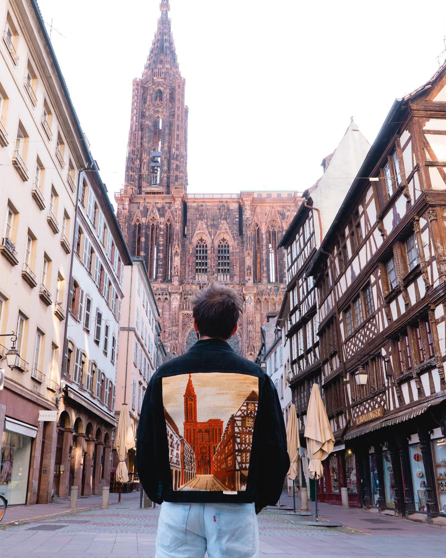 Strasbourg mon amour 🧡

Cela fait fait 1 an que j&rsquo;ai install&eacute; mon atelier d&rsquo;upcycling &agrave; Strasbourg et je m&rsquo;y sens si bien 🥨

Il y a beaucoup de strasbourgeois ici, qui suivent les aventures de Seconde Poche ?