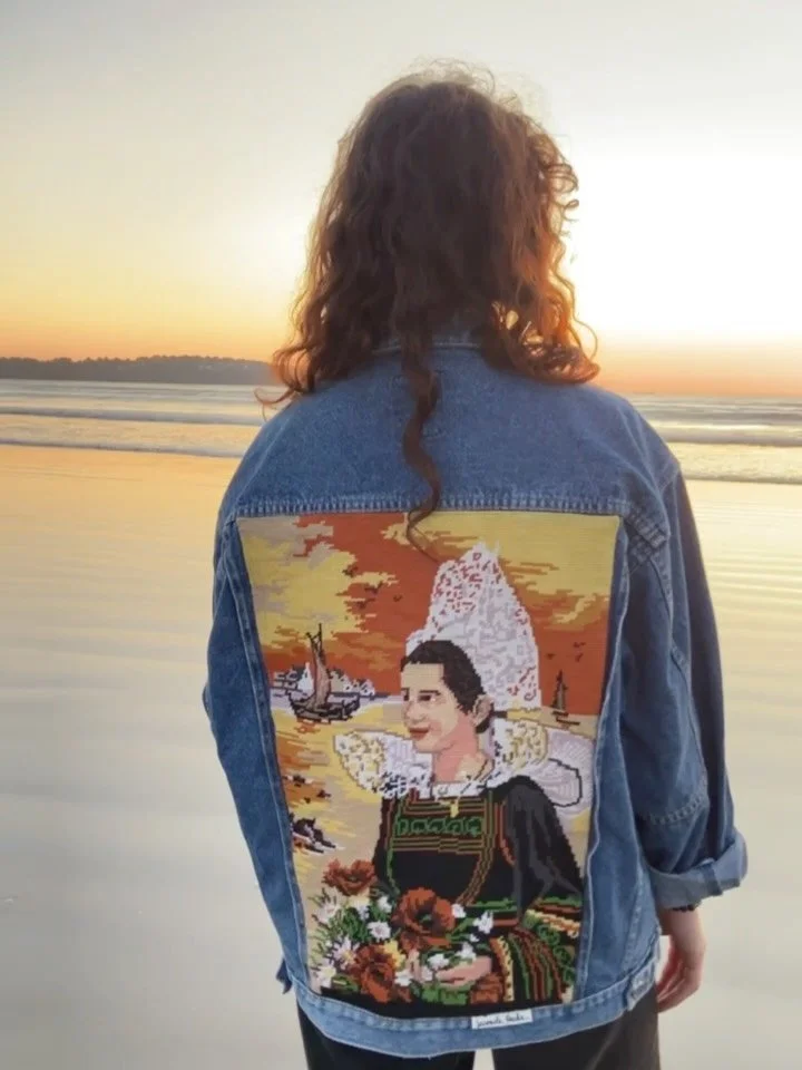 En ce moment je trie les milliards de photos de mon tel, et voil&agrave; ti pas que je retrouve des petits clich&eacute;s AVANT-APR&Egrave;S de beau canevas ! 🌅

La veste est dispo sur le site (secondepoche.com) ✨