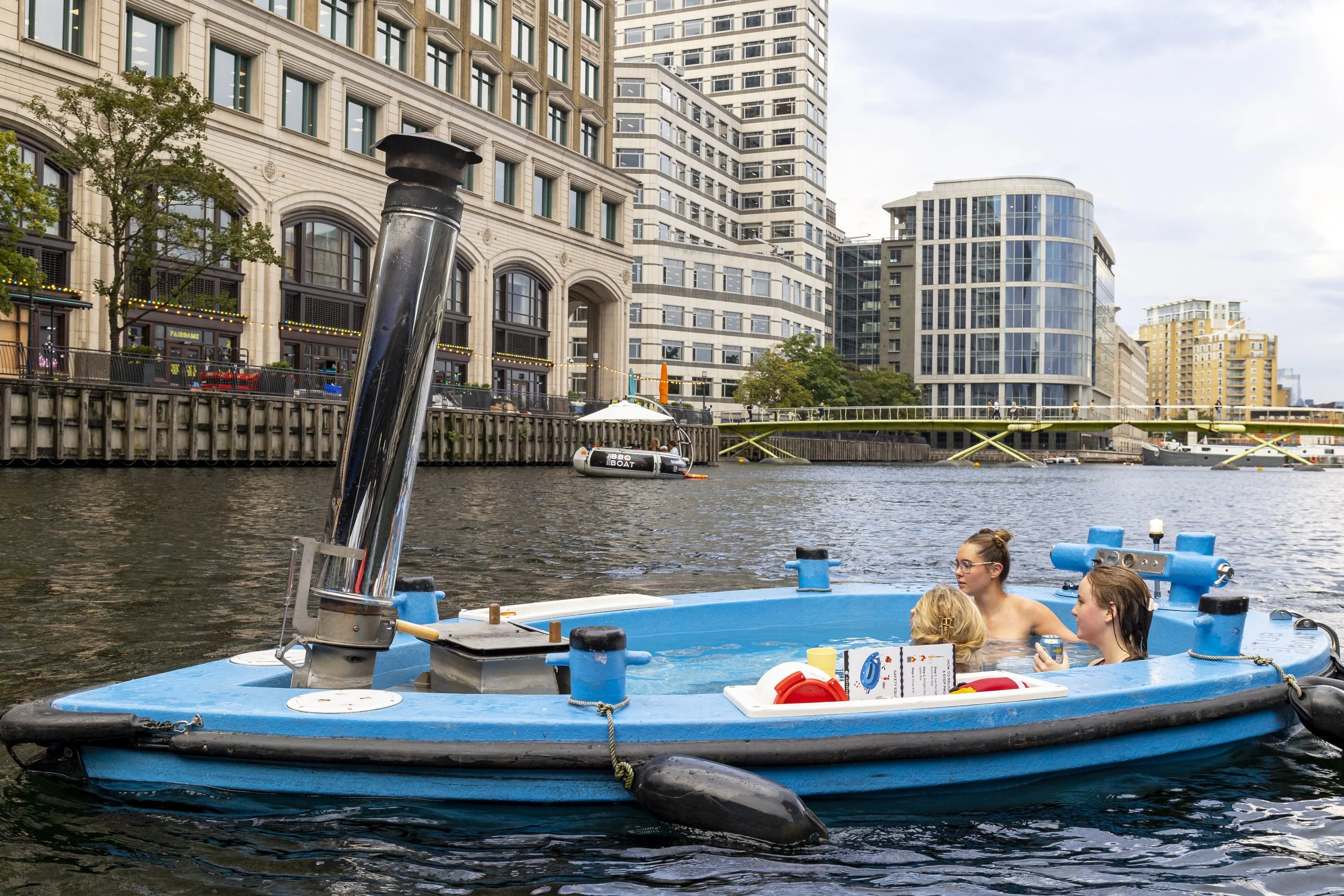 Hot Boating Skuna Hot Tub Boat | Hot Tub Boat For Hire — Skuna Boats