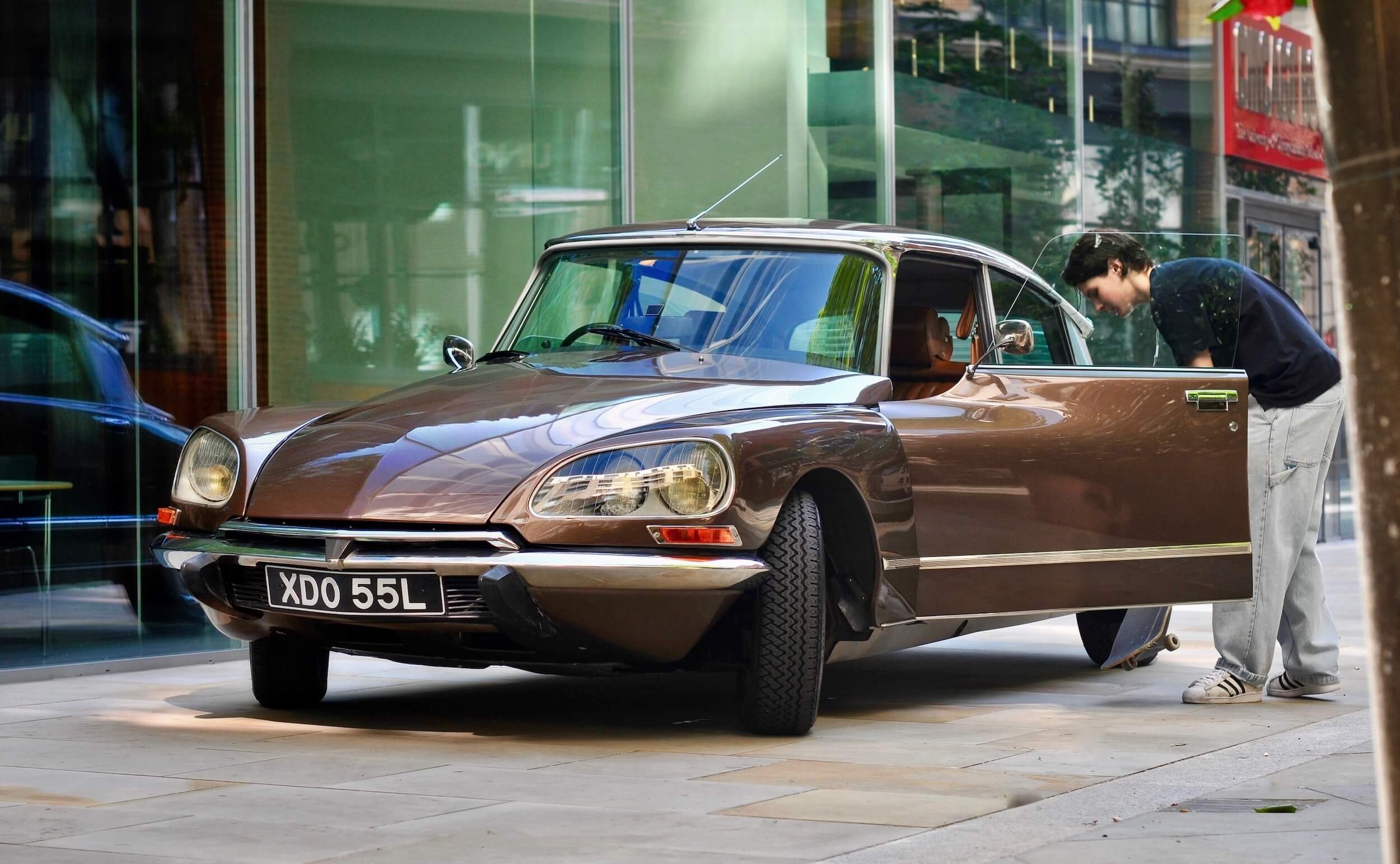 RHD 1973 UK DS 23 Pallas IE BVH. Brun Scarabée AC 427.