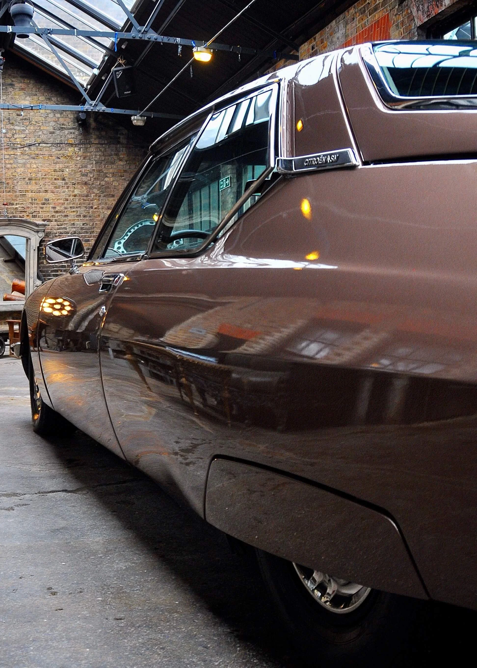 1974 SM IE. Brun Scarabée AC 427