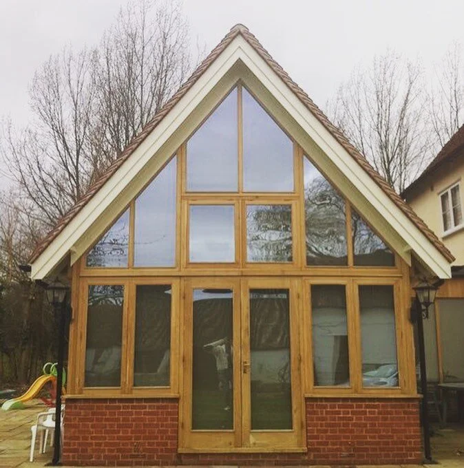 This beautiful add on to a stunning Essex village house was an absolute pleasure to build. A link walkway extension providing a beautiful vaulted living space with oak beams present throughout. Project took 4 months.