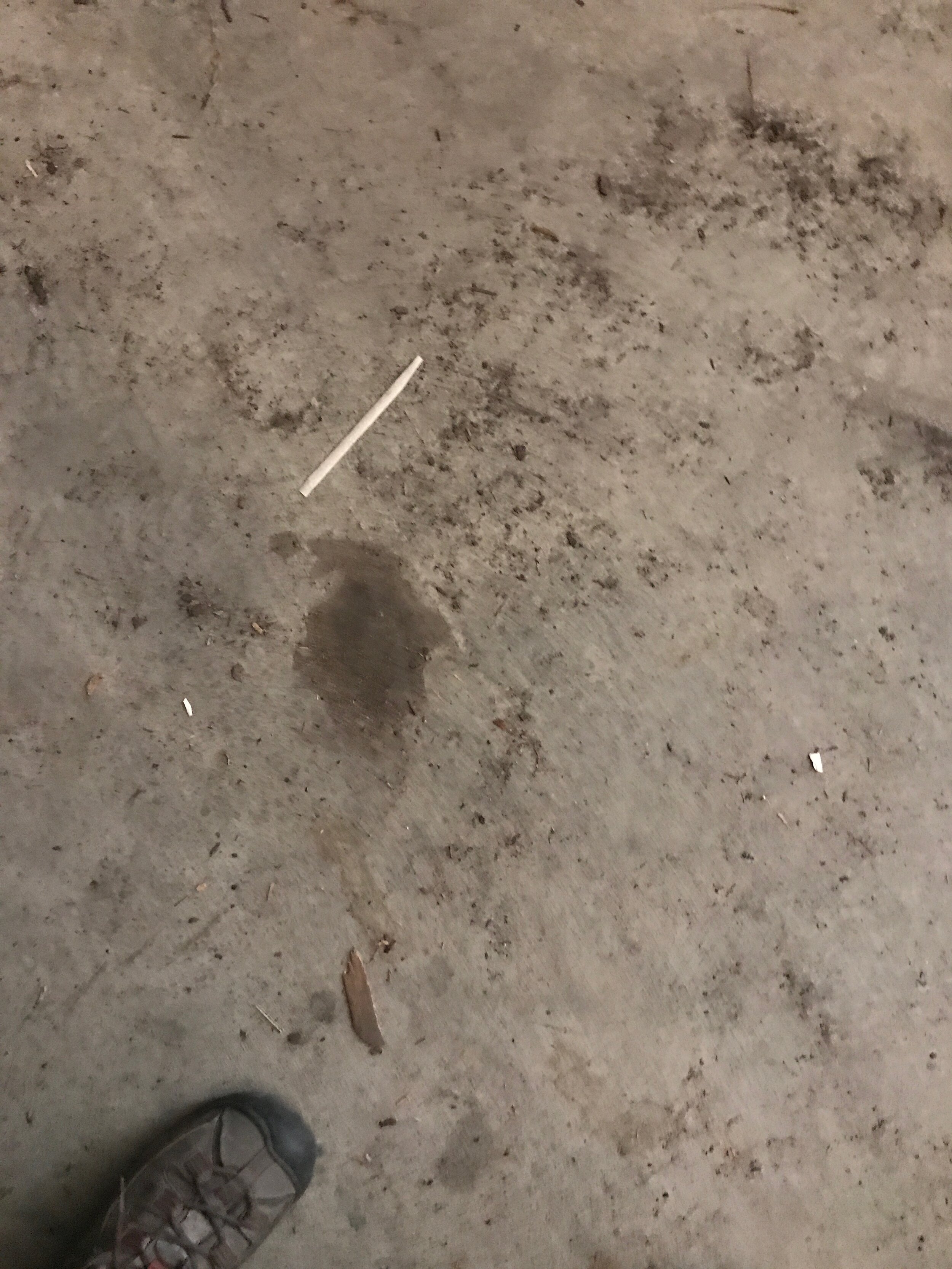 Added grease marks to floor.