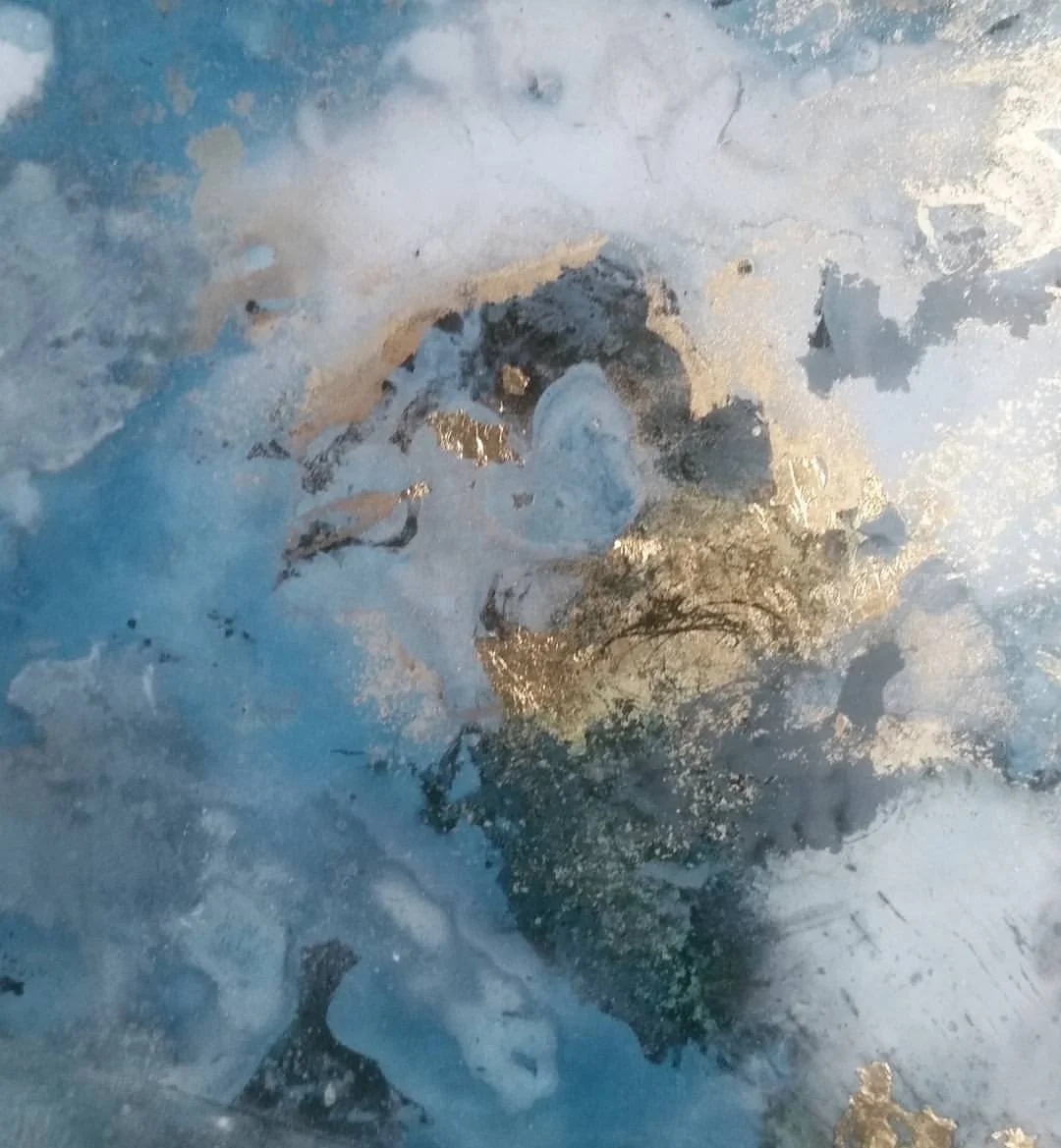Bespoke Furniture Finishes - Verre Eglomise - Hand Painted Glass with Gold Leaf