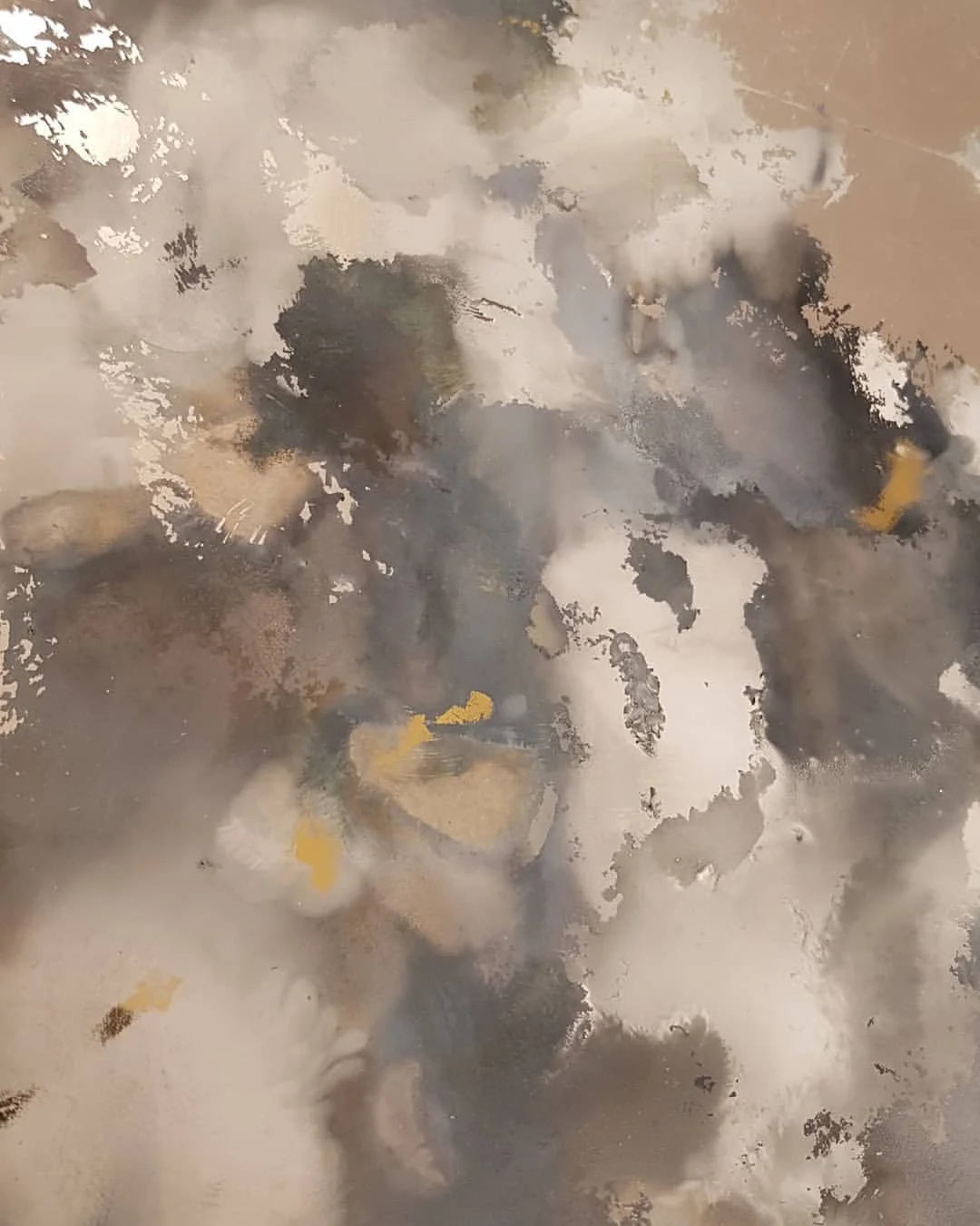Bespoke Furniture Finishes - Verre Eglomise - Hand Painted Glass with Gold Leaf