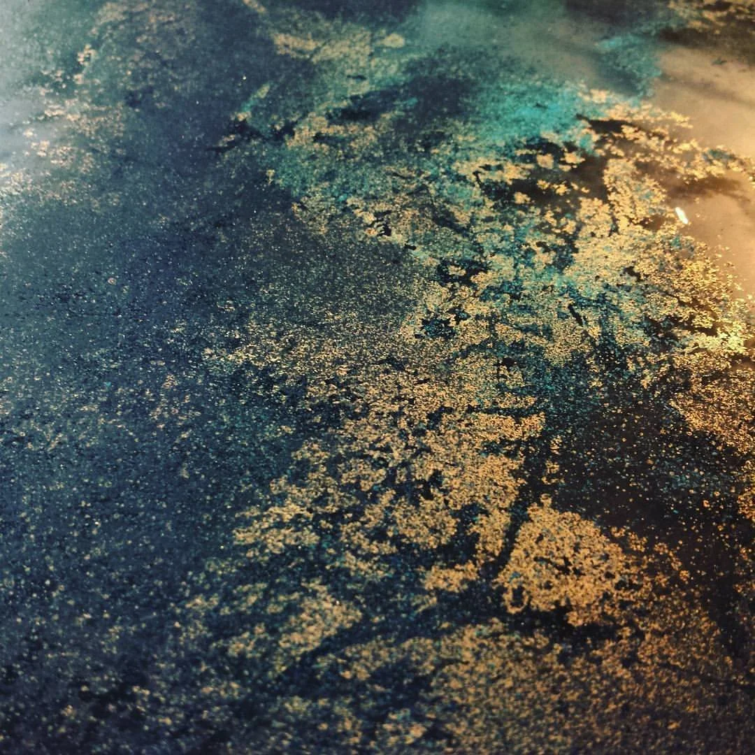 Bespoke Furniture Finishes - Verre Eglomise - Hand Painted Glass with Gold Leaf