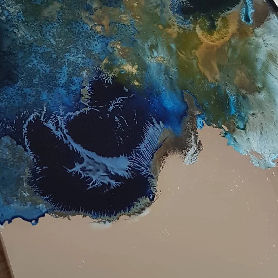Bespoke Furniture Finishes - Verre Eglomise - Hand Painted Glass with Gold Leaf