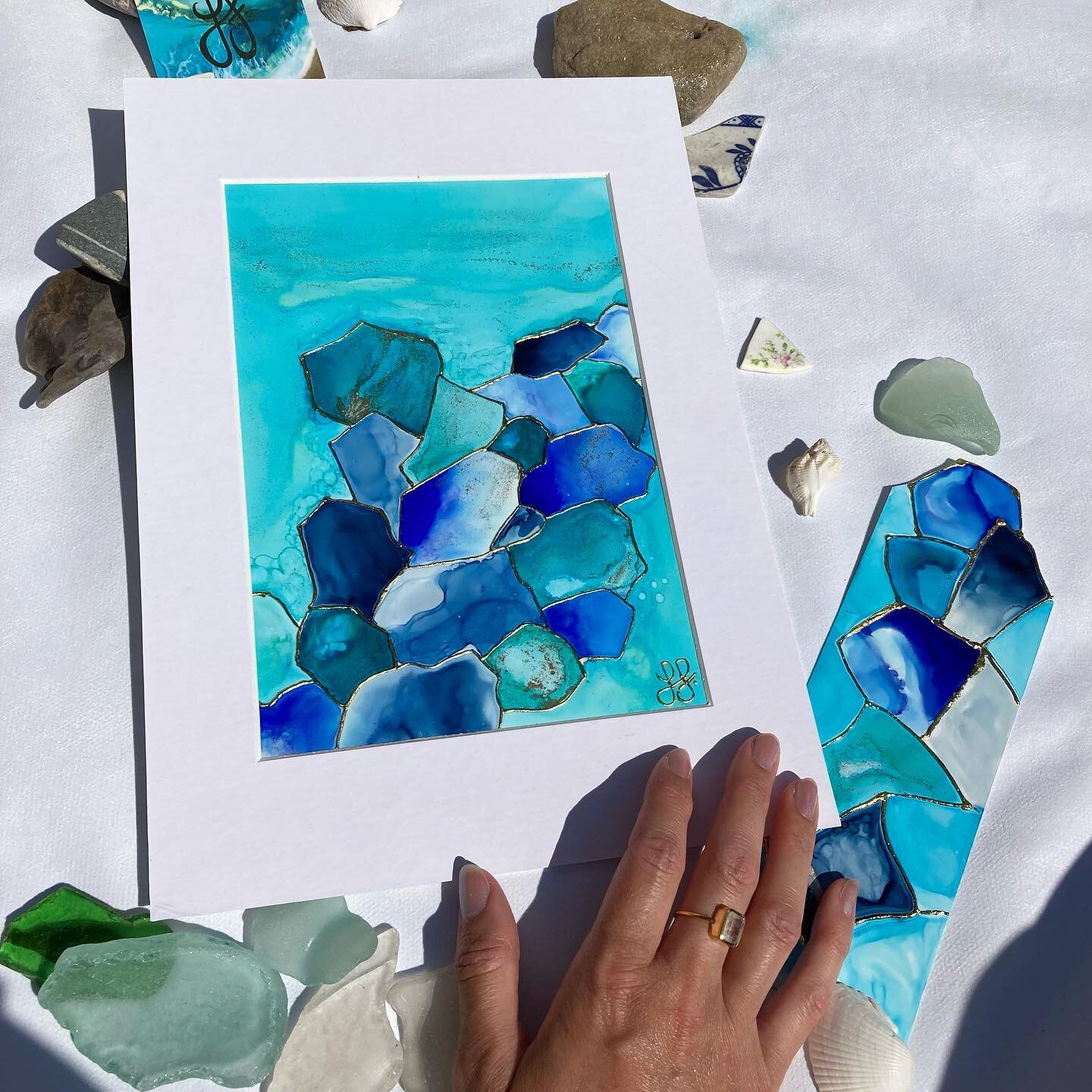 🌊 B e a c h  T r e a s u r e ✨

Inspired by my love of collecting sea glass when I&rsquo;m at the beach ☺️ This is the first painting that I showed in my last reel. Thank you for all the lovely feedback about this work! 🥰 Judging by all the comment