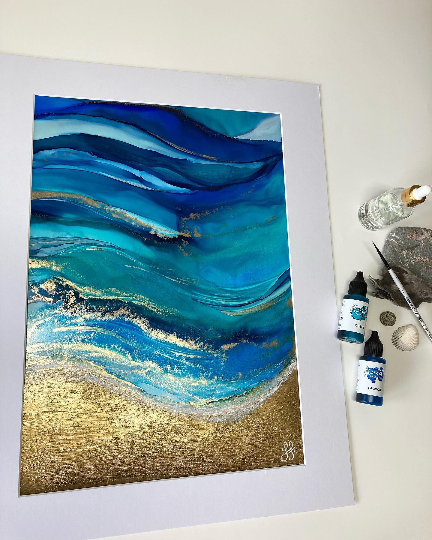 Waves that look good enough to dive into 💦 🌊 

Where in the world does this coastal scene remind you of? I&rsquo;d love to hear! 💙

This is one of the paintings I showed on my desk in the reel I shared yesterday. It&rsquo;s one of two A3 sized pai