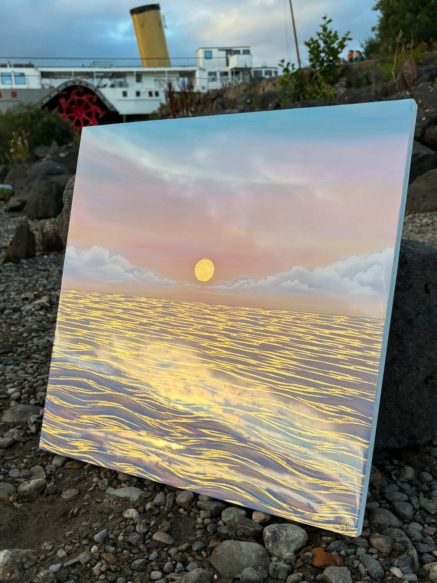 Collecting sunsets 🌅 

Forever in awe of the beauty of sunset over water. Whenever I can, I walk along to Loch Lomond to have some quiet moments while the sun goes down behind the hills. Especially if I&rsquo;m feeling anxious! I love that golden li