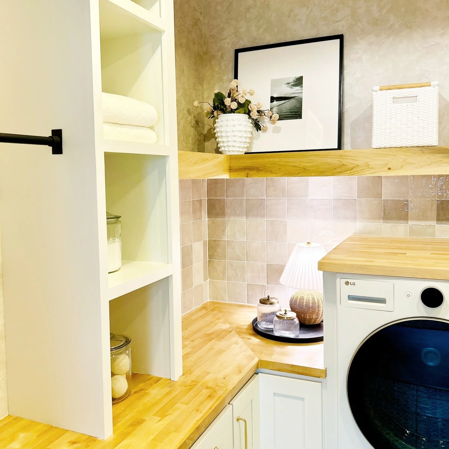 Custom laundry room build-out, still a favorite of ours designed and created! ❤️