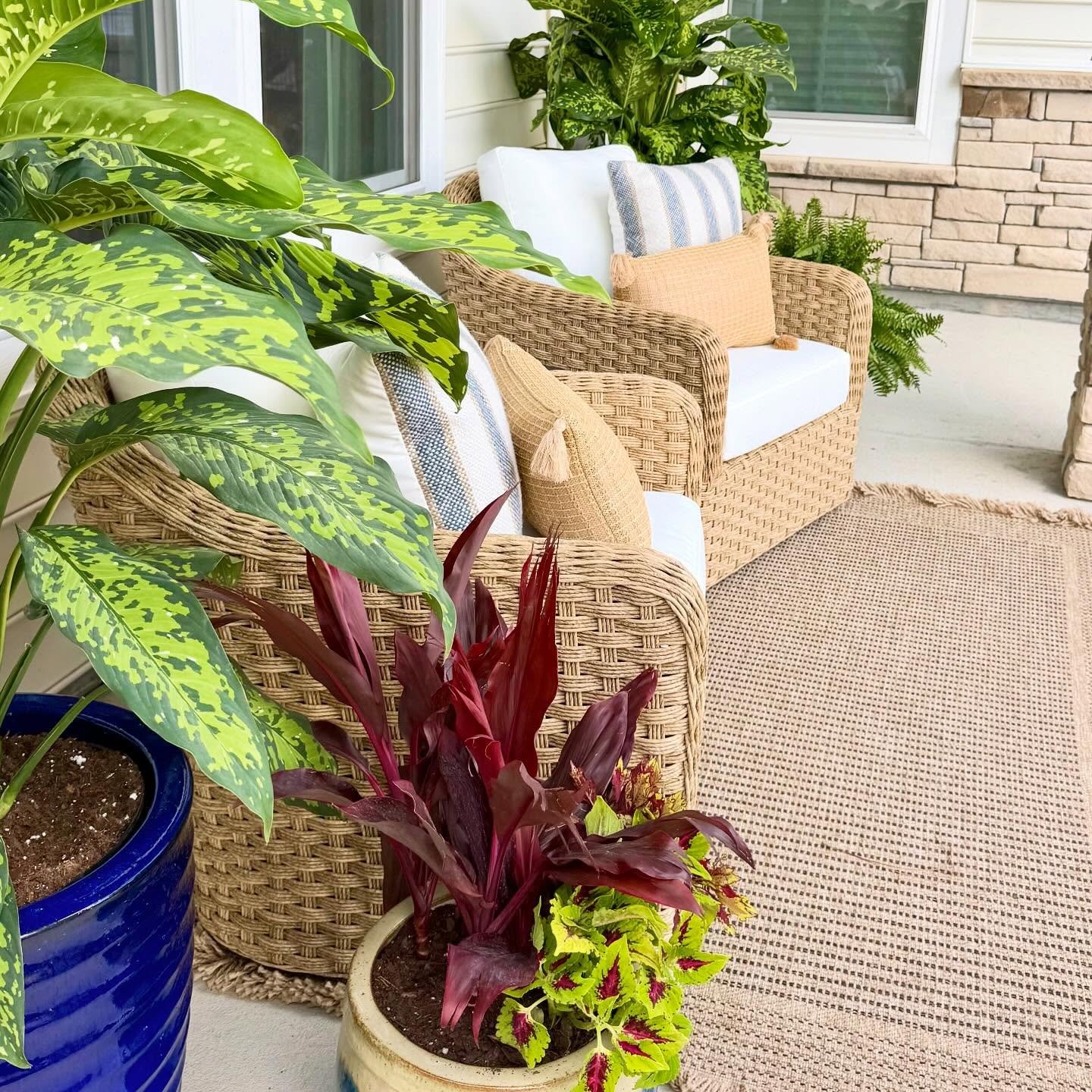 Spring ready! 🌸 This client&rsquo;s front porch is full of layers, texture, and just the right pops of color - making the perfect statement and setting the tone for the rest of their home! 👍🏻