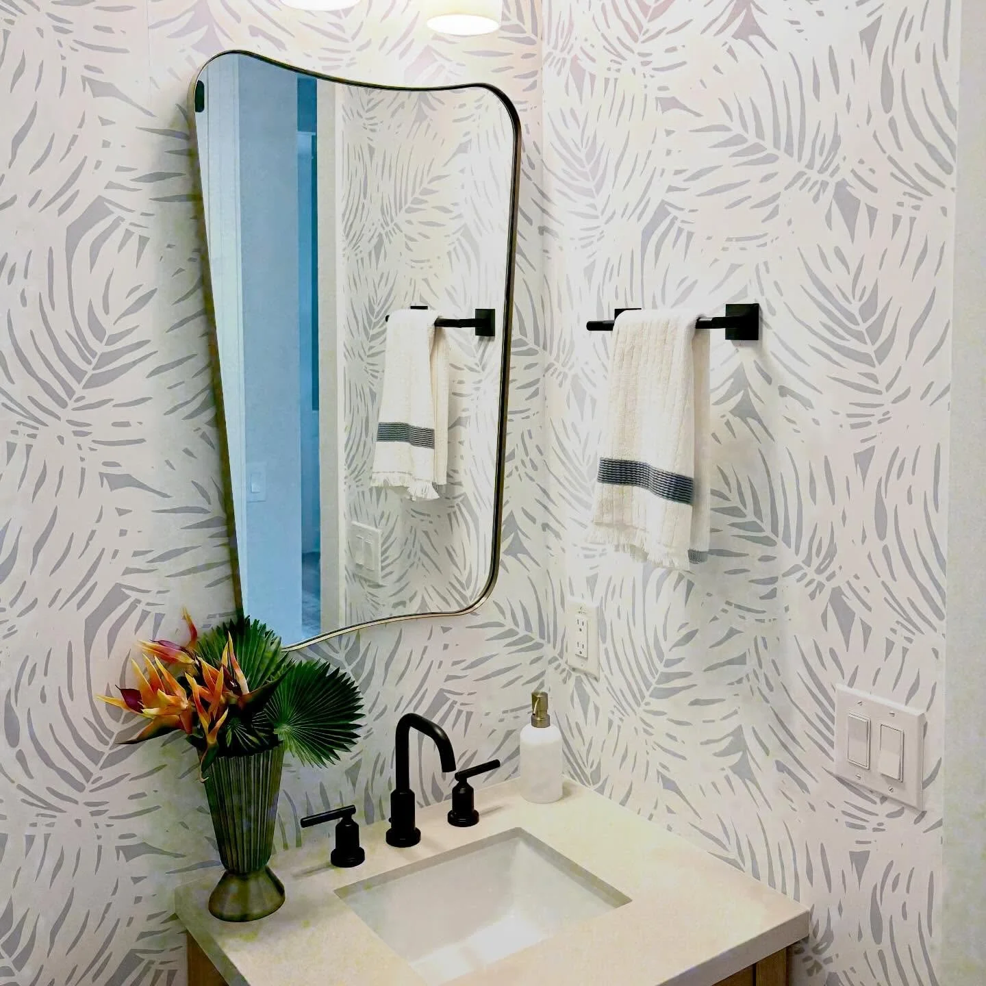 The most perfect punch of pattern for this client&rsquo;s powder bath! 💙