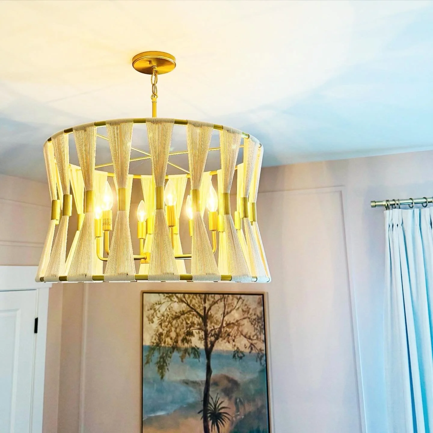 Lighting is your statement fixture! 💡 Swapping standard &ldquo;builder basic&rdquo; lighting for unique pendants, chandeliers, or wall sconces instantly adds charm, drama, and personality, transforming a dull room into a curated, functional, and inv