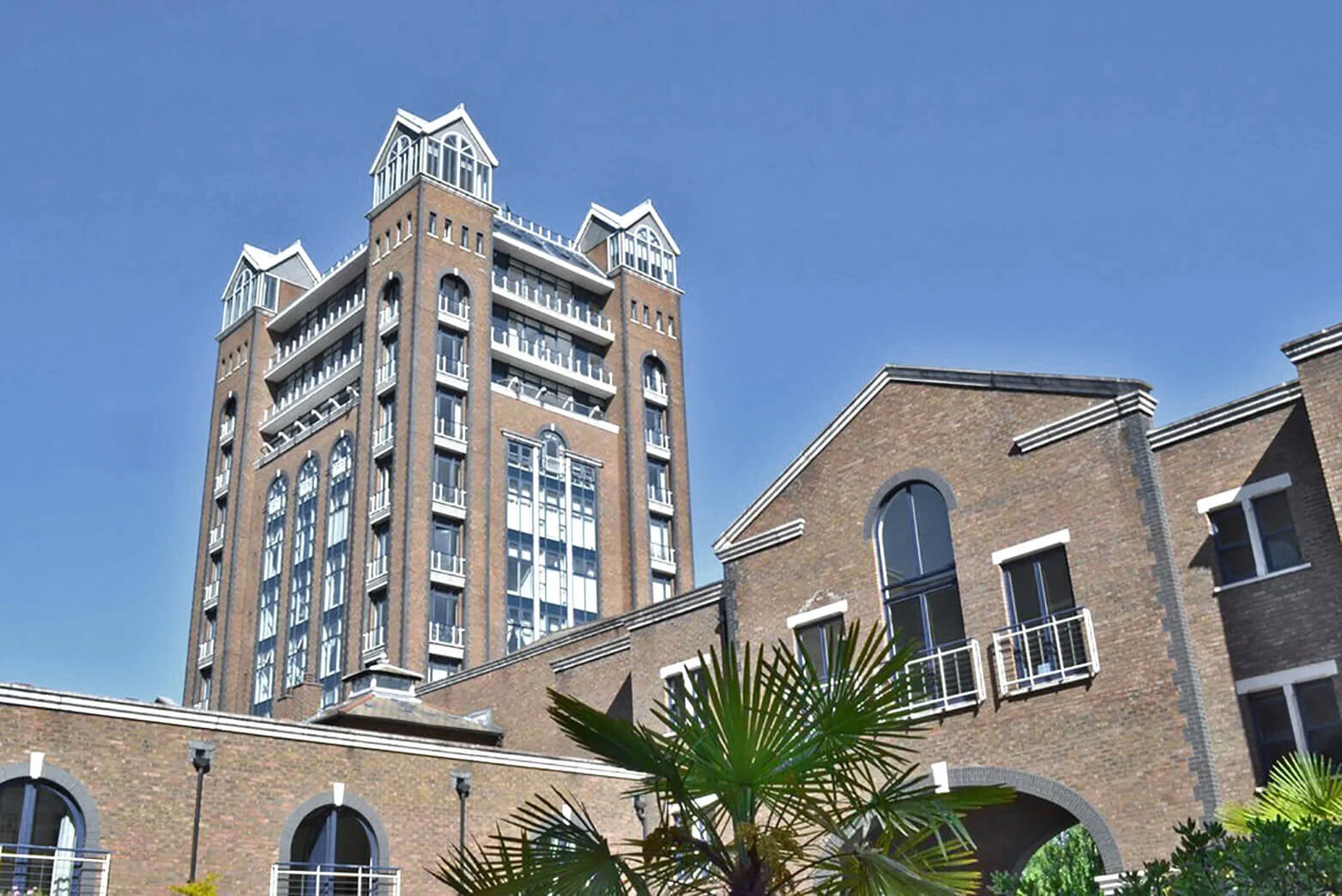 Trade Tower on Plantation Wharf