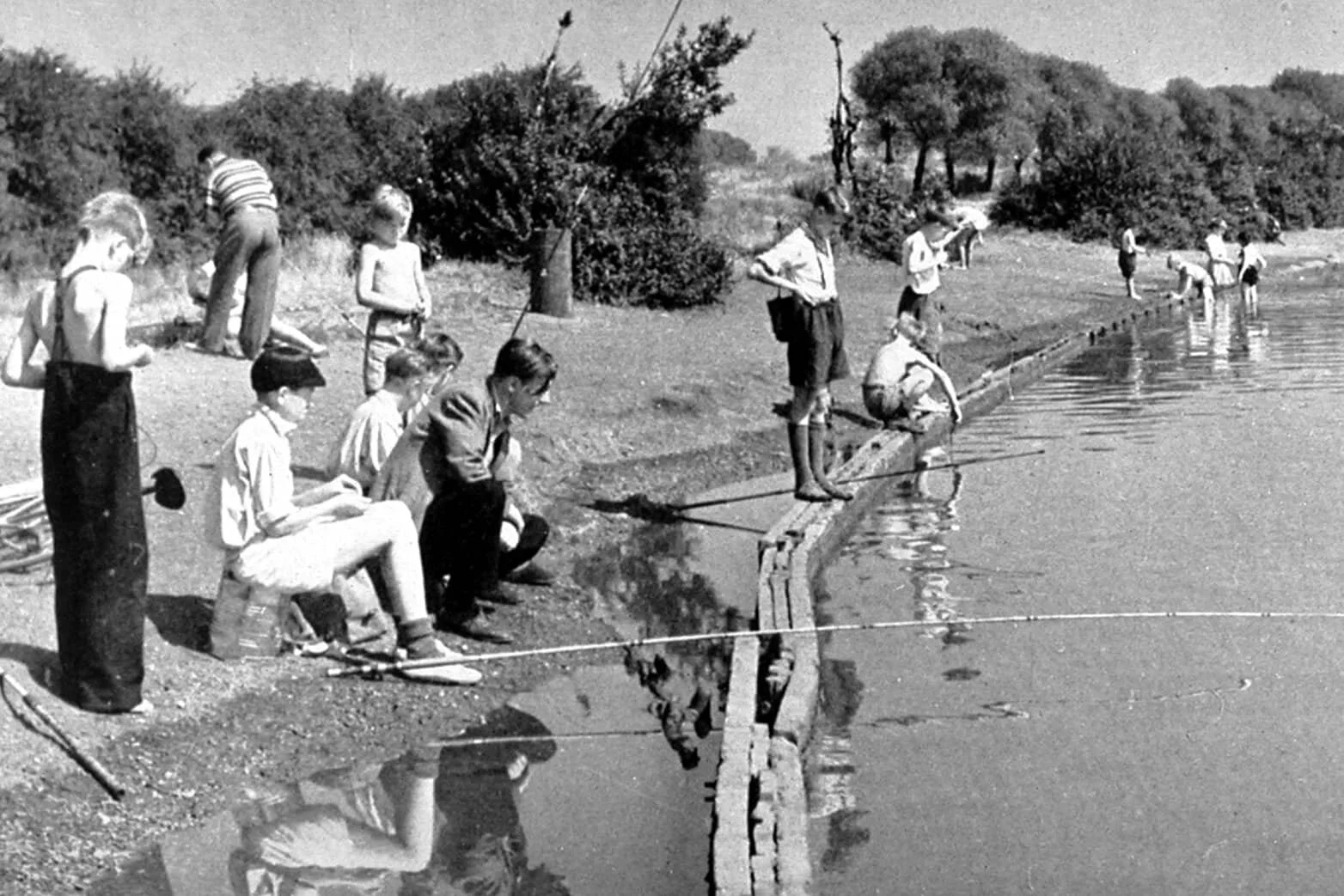 Boys-Fishing-1950.jpg