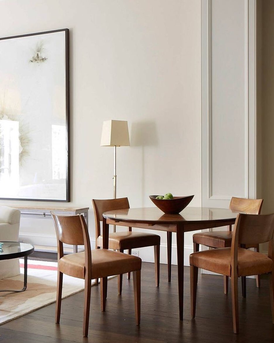 Probably one of my favourite dining spaces ever, by Nina Campbell’s daughter Rita Konig. Nina is most famous for her line of floral fabrics still in production today, she designed interiors for Ringo Starr, Rod Stewart and members of the Britis