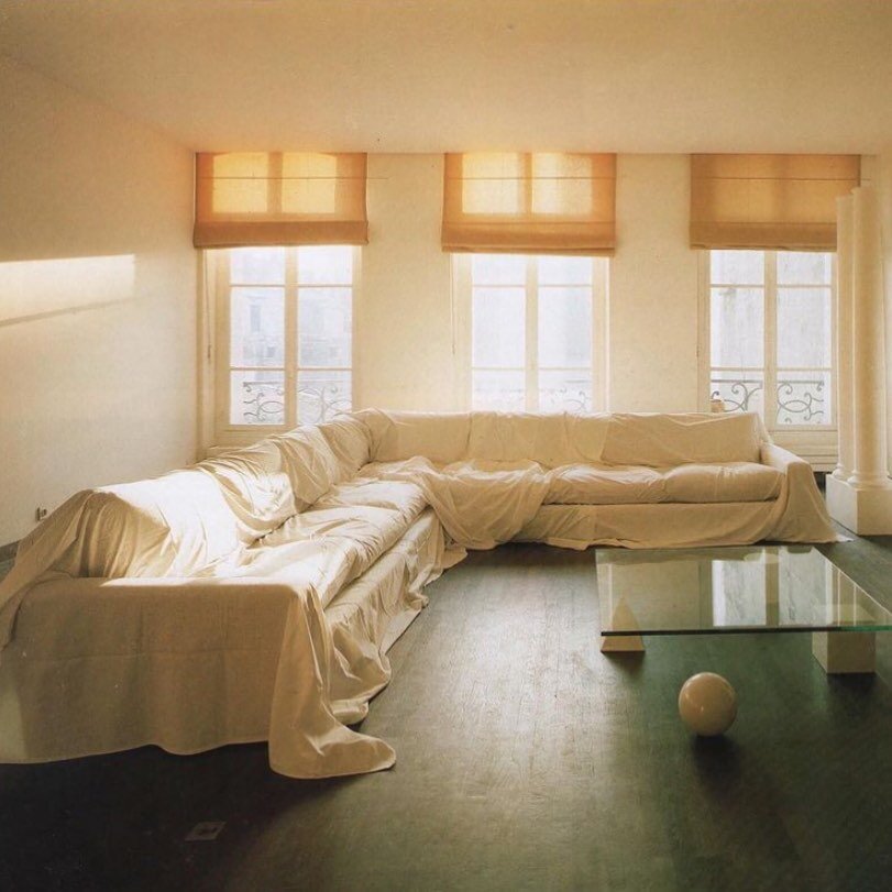 Andree Putman’s apartment for Yvon Lambert, renowned Parisian art dealer since the late ‘60s. Ever the modernist, this is still one of Putman’s most spare interiors.