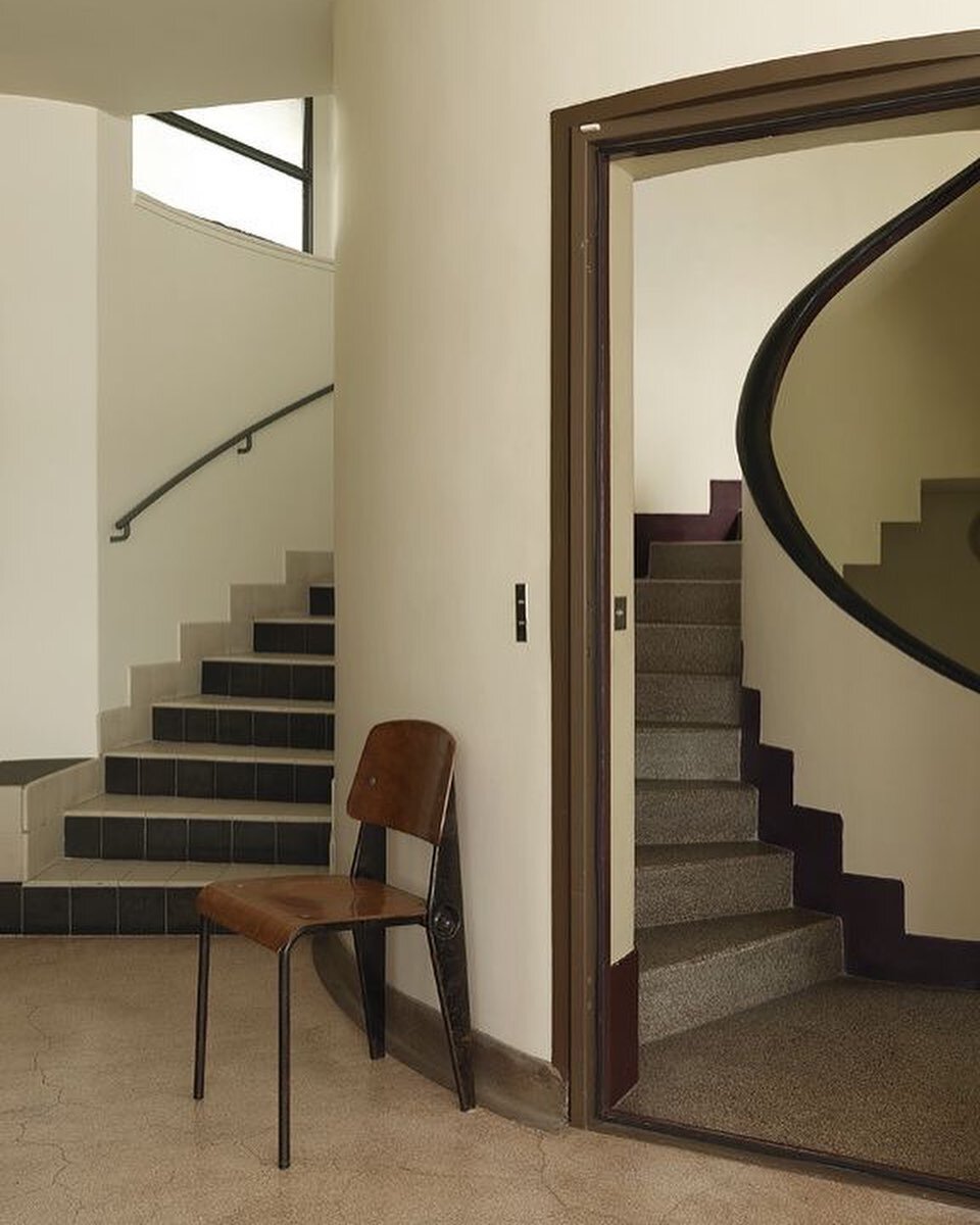 After meeting at the 1925 Paris Exposition Internationale des Arts Décoratifs et Industriels Modernes, architect Robert Mallet-Stevens collaborated with sculptural artists the Martel Brothers to design their townhomes and studio space.
Hotel
